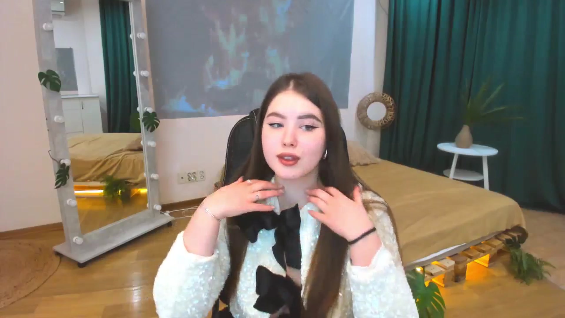 Gallery image thumbnail from AdmireMyEyes's myfreecams stream on, 01/13/2024, 08:44 image 10 of 20