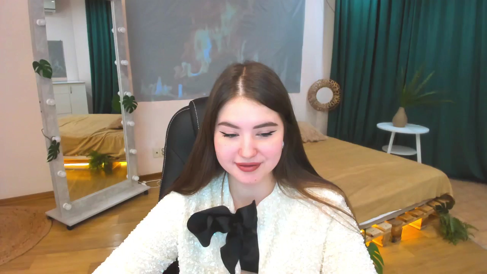 Gallery image thumbnail from AdmireMyEyes's myfreecams stream on, 01/13/2024, 08:44 image 17 of 20