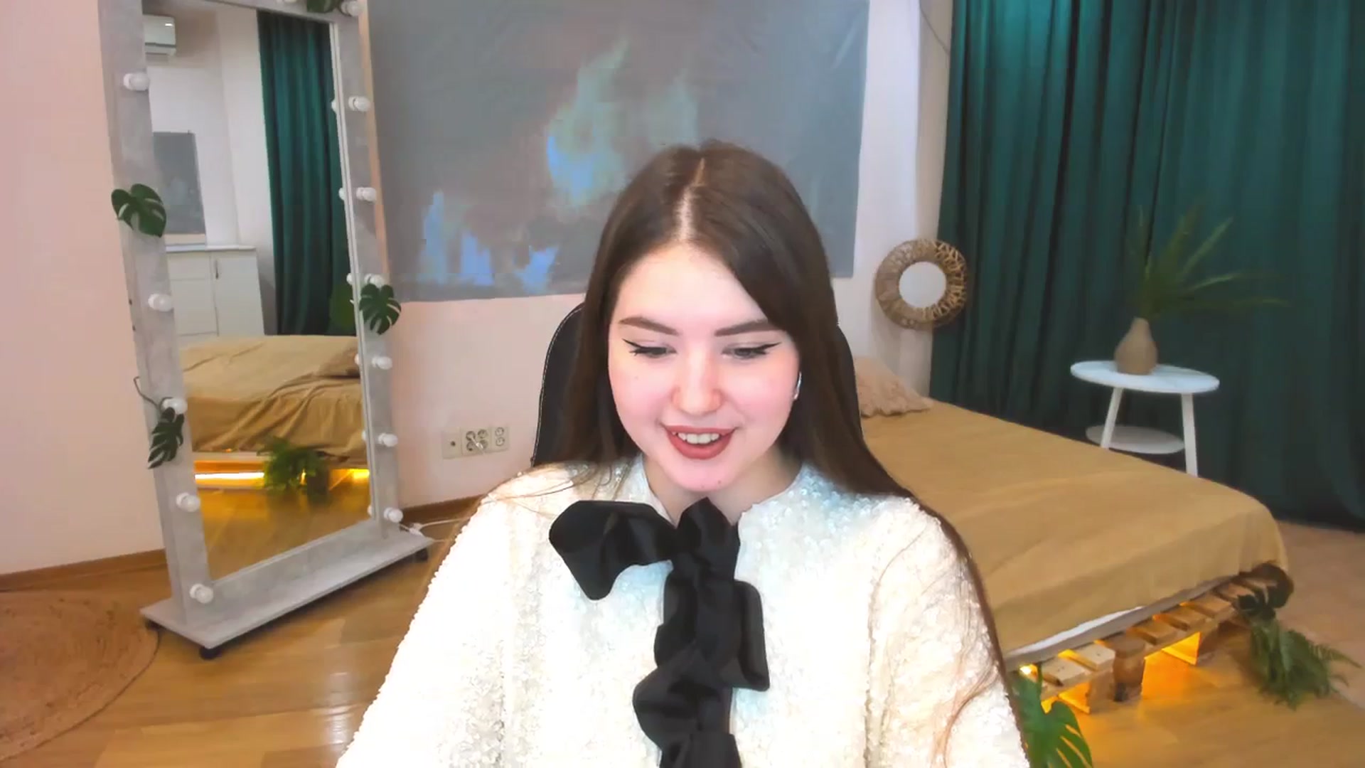 Gallery image thumbnail from AdmireMyEyes's myfreecams stream on, 01/13/2024, 08:44 image 5 of 20