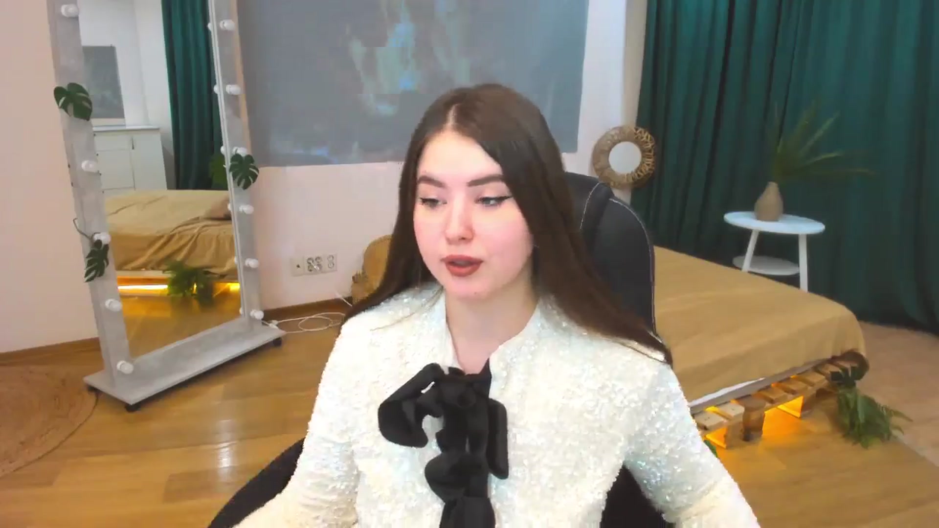 Gallery image thumbnail from AdmireMyEyes's myfreecams stream on, 01/13/2024, 08:44 image 4 of 20