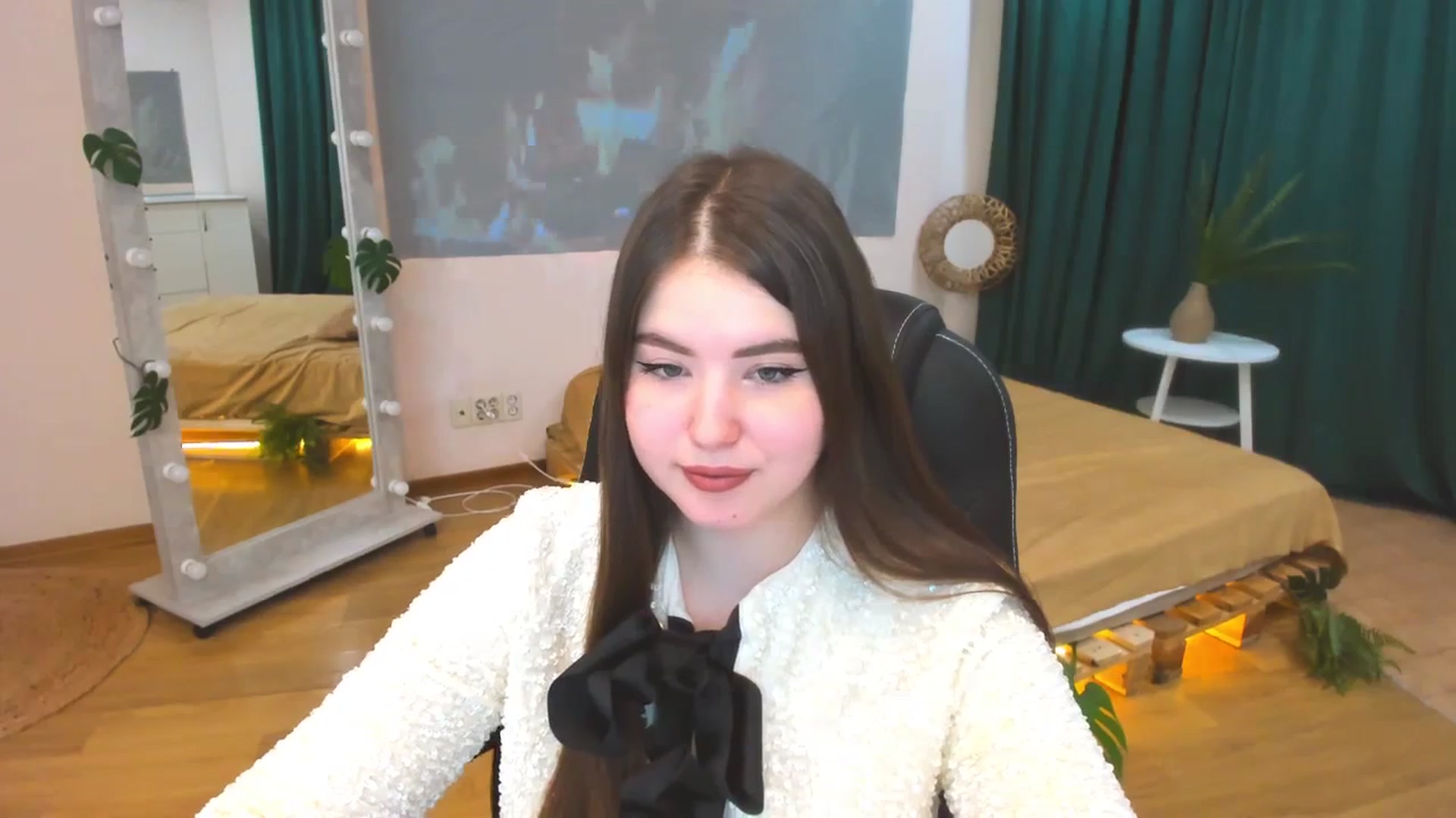 Gallery image thumbnail from AdmireMyEyes's myfreecams stream on, 01/13/2024, 08:44 image 3 of 20