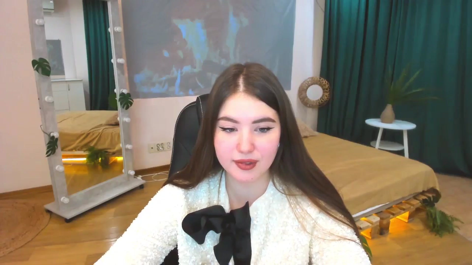 Gallery image thumbnail from AdmireMyEyes's myfreecams stream on, 01/13/2024, 08:44 image 19 of 20