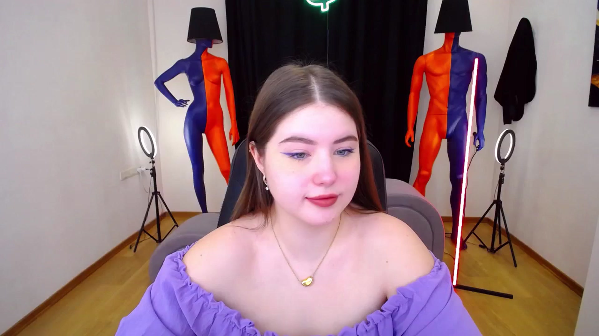 Gallery image thumbnail from AdmireMyEyes's myfreecams stream on, 01/25/2024, 11:00 image 10 of 20
