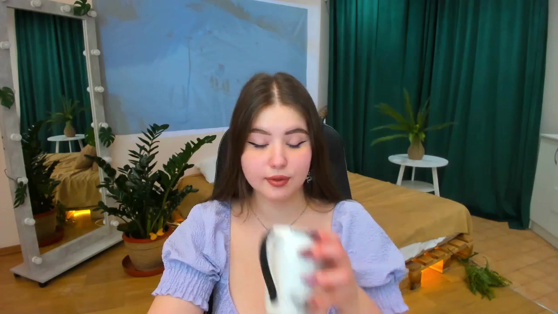 Gallery image thumbnail from AdmireMyEyes's myfreecams stream on, 01/29/2024, 07:21 image 6 of 20
