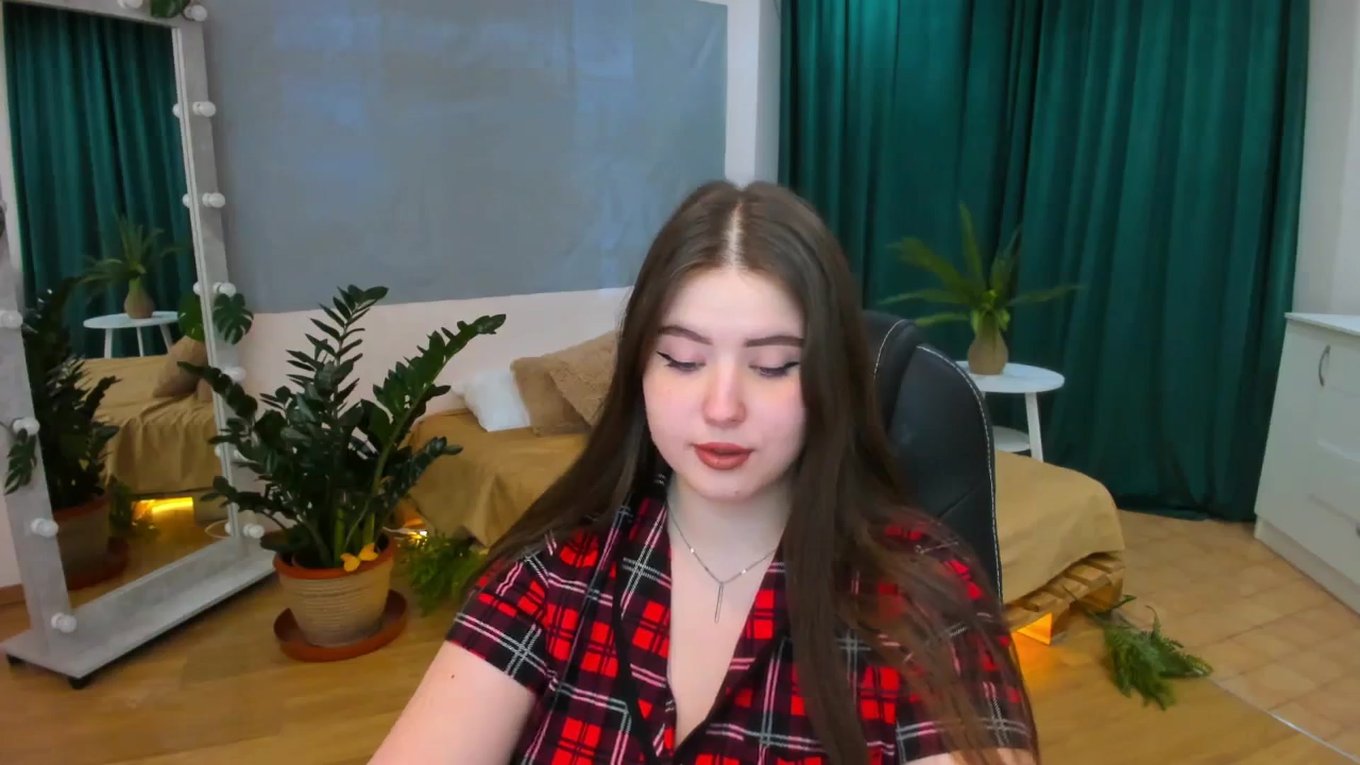 Gallery image thumbnail from AdmireMyEyes's myfreecams stream on, 01/29/2024, 09:49 image 19 of 20