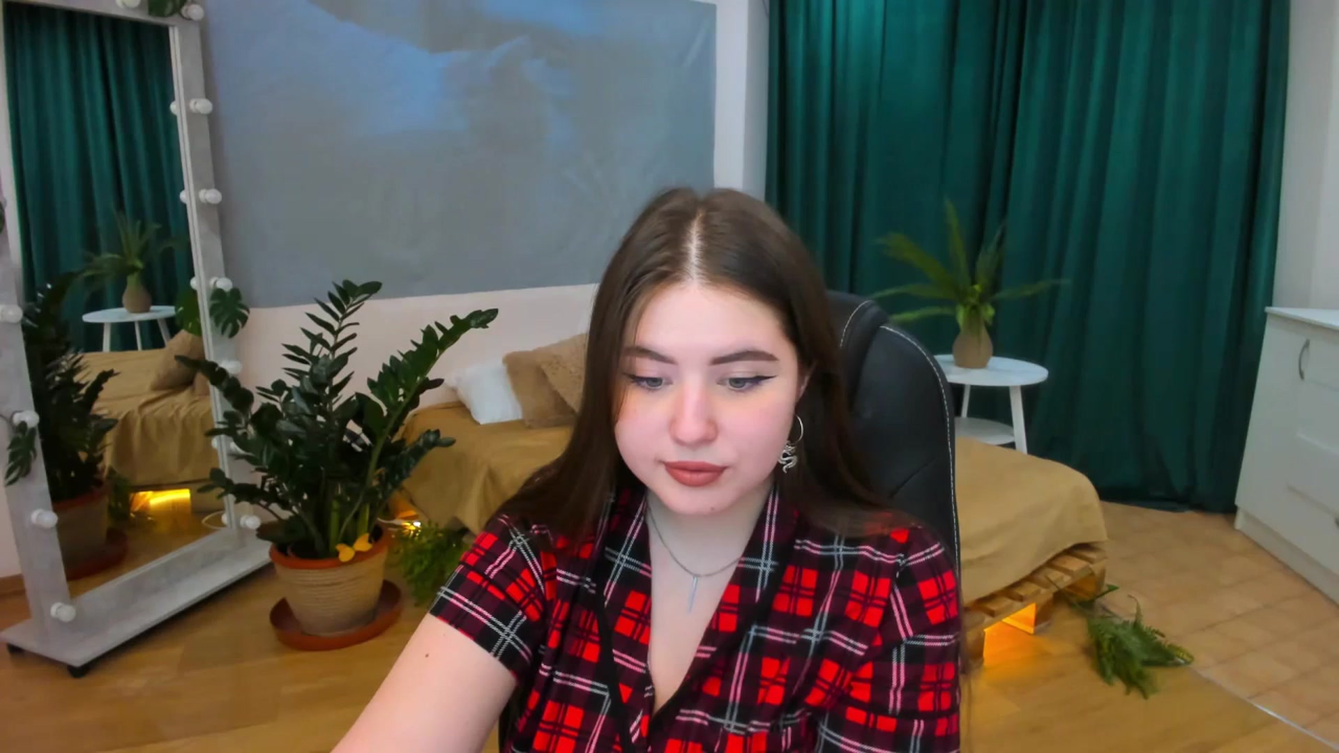 Gallery image thumbnail from AdmireMyEyes's myfreecams stream on, 01/29/2024, 09:49 image 15 of 20