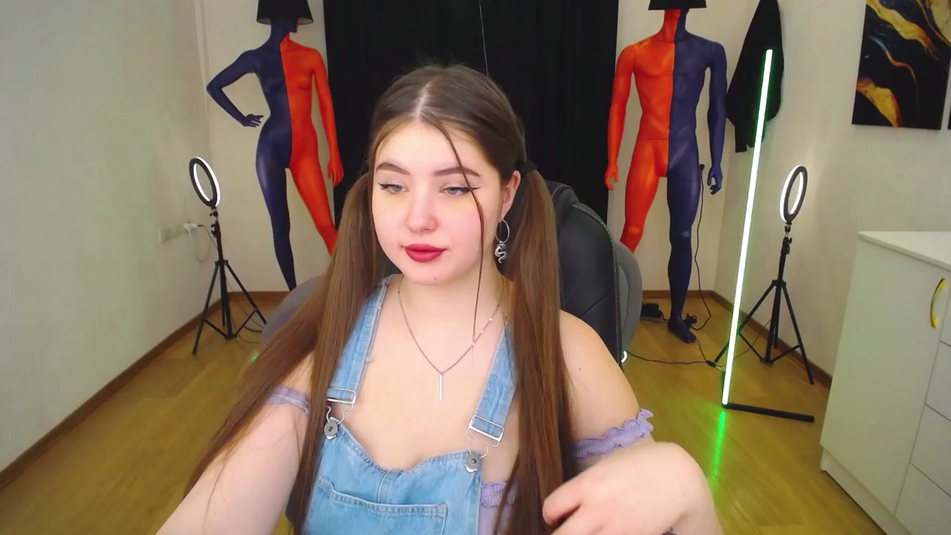 Gallery image thumbnail from AdmireMyEyes's myfreecams stream on, 01/30/2024, 07:24 image 8 of 20