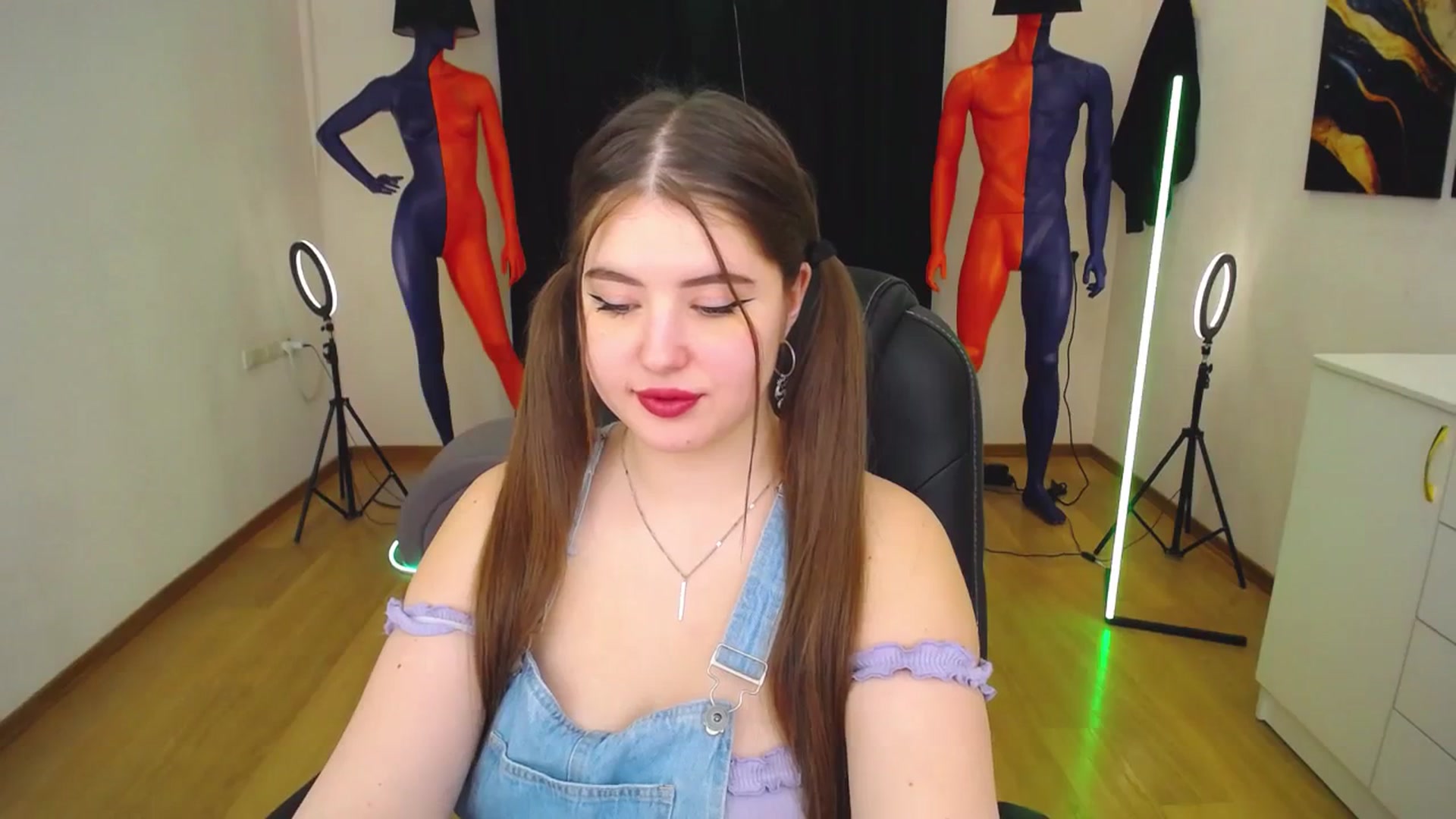 Gallery image thumbnail from AdmireMyEyes's myfreecams stream on, 01/30/2024, 07:24 image 10 of 20