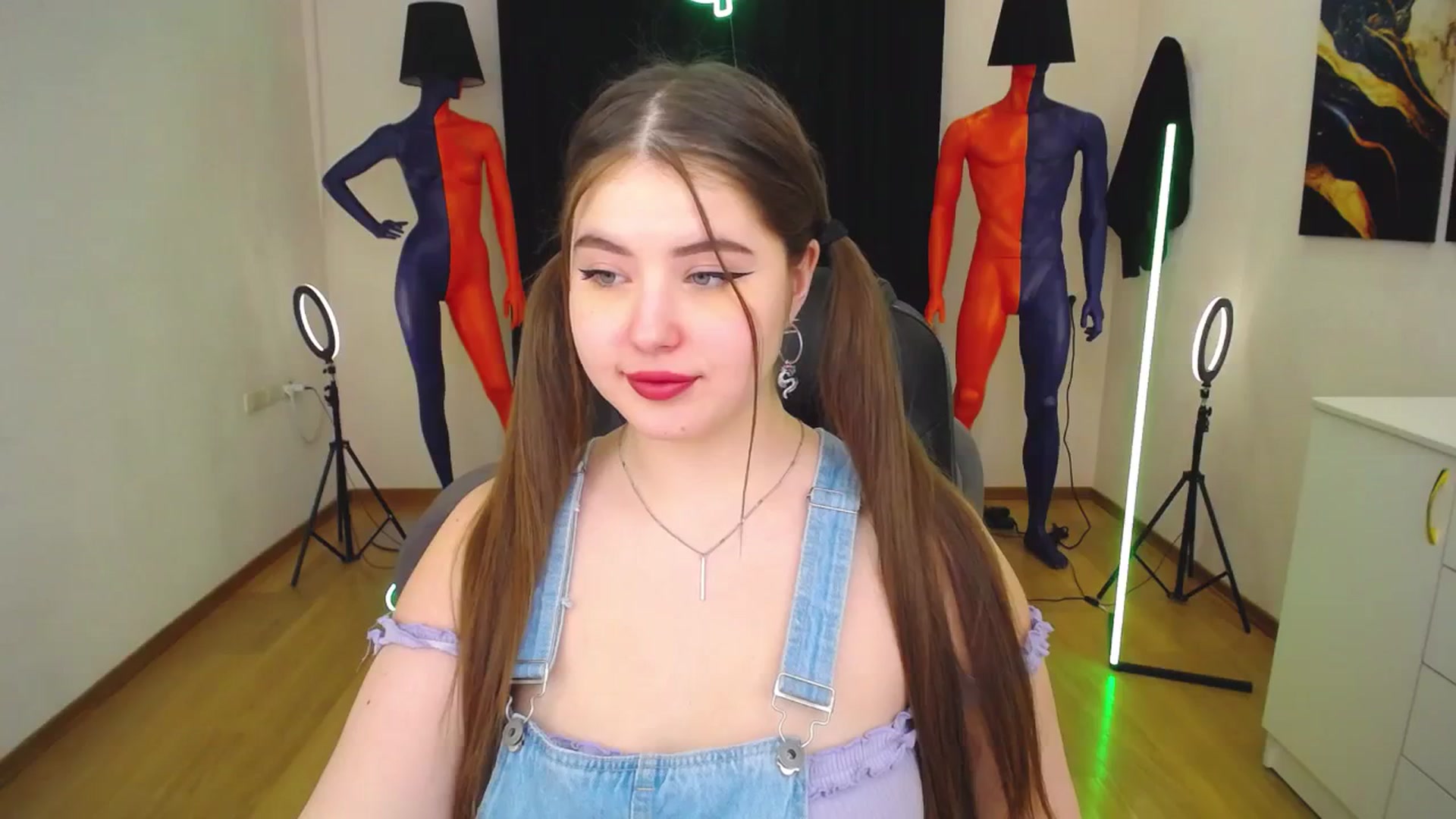 Gallery image thumbnail from AdmireMyEyes's myfreecams stream on, 01/30/2024, 07:24 image 11 of 20