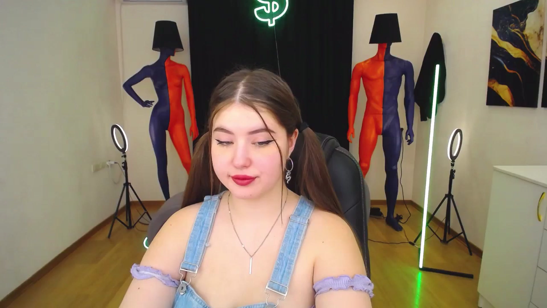 Gallery image thumbnail from AdmireMyEyes's myfreecams stream on, 01/30/2024, 07:24 image 5 of 20