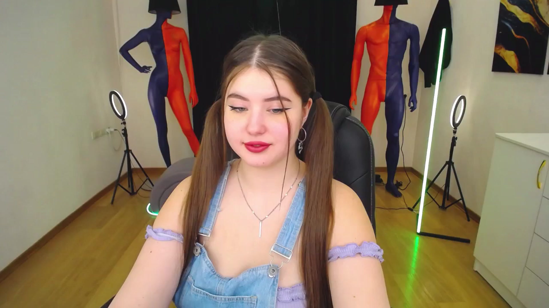 Gallery image thumbnail from AdmireMyEyes's myfreecams stream on, 01/30/2024, 07:24 image 9 of 20