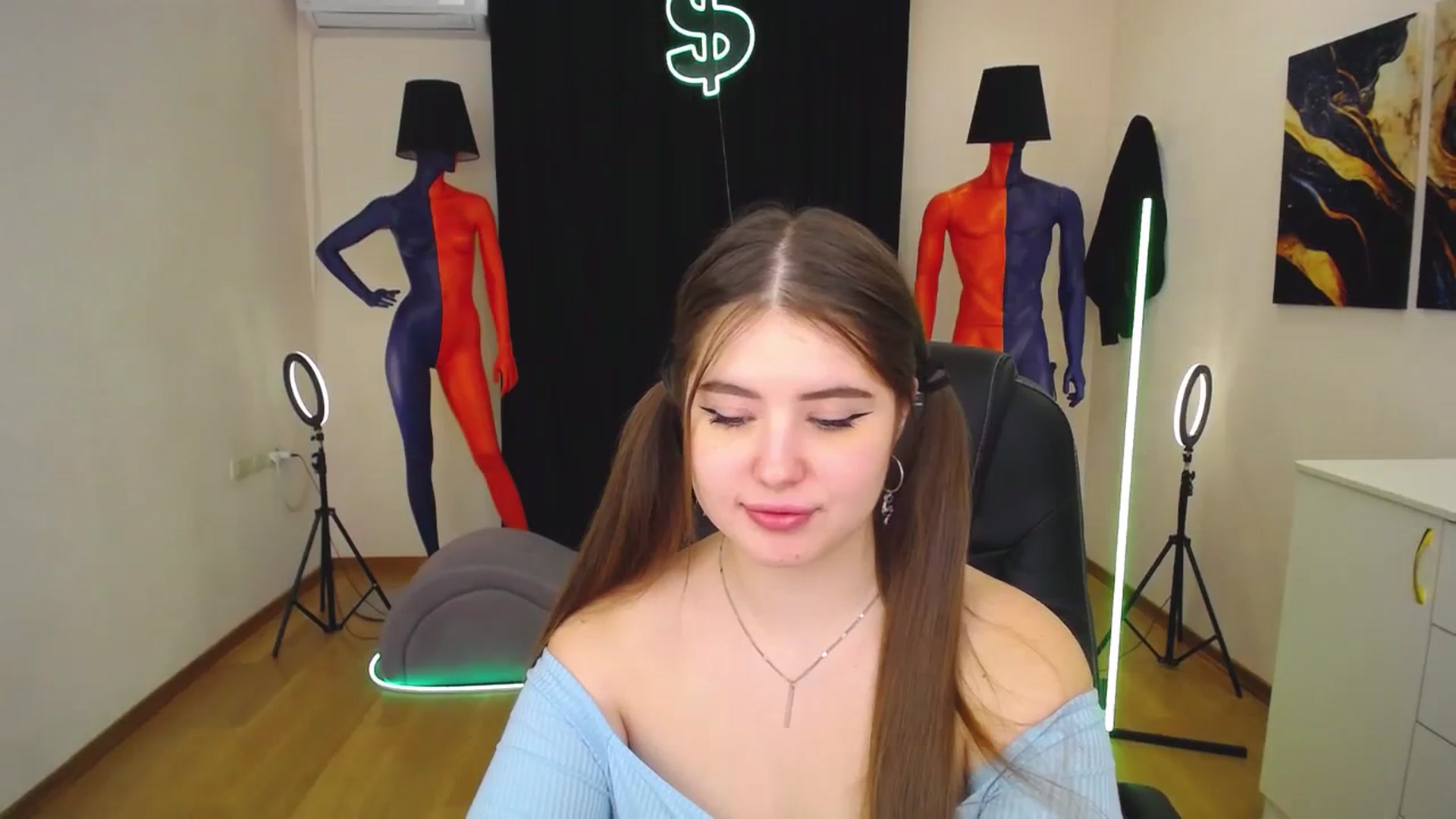 Gallery image thumbnail from AdmireMyEyes's myfreecams stream on, 01/30/2024, 09:48 image 15 of 20