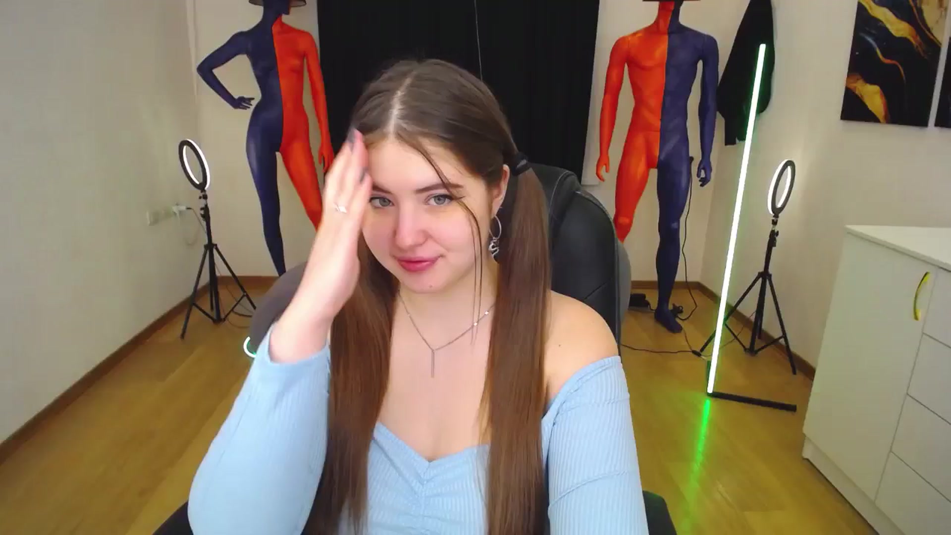 Gallery image thumbnail from AdmireMyEyes's myfreecams stream on, 01/30/2024, 09:48 image 1 of 20