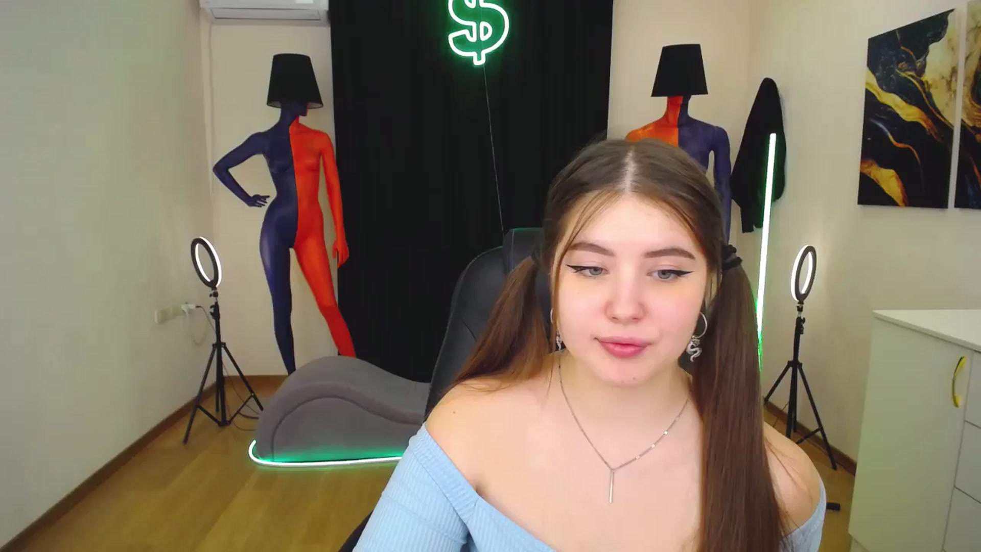Gallery image thumbnail from AdmireMyEyes's myfreecams stream on, 01/30/2024, 09:48 image 19 of 20
