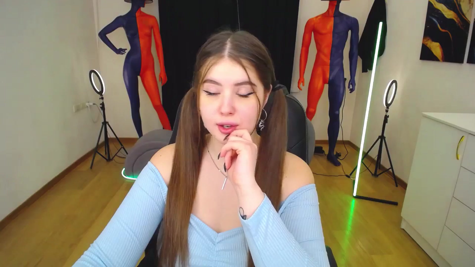 Gallery image thumbnail from AdmireMyEyes's myfreecams stream on, 01/30/2024, 09:48 image 2 of 20