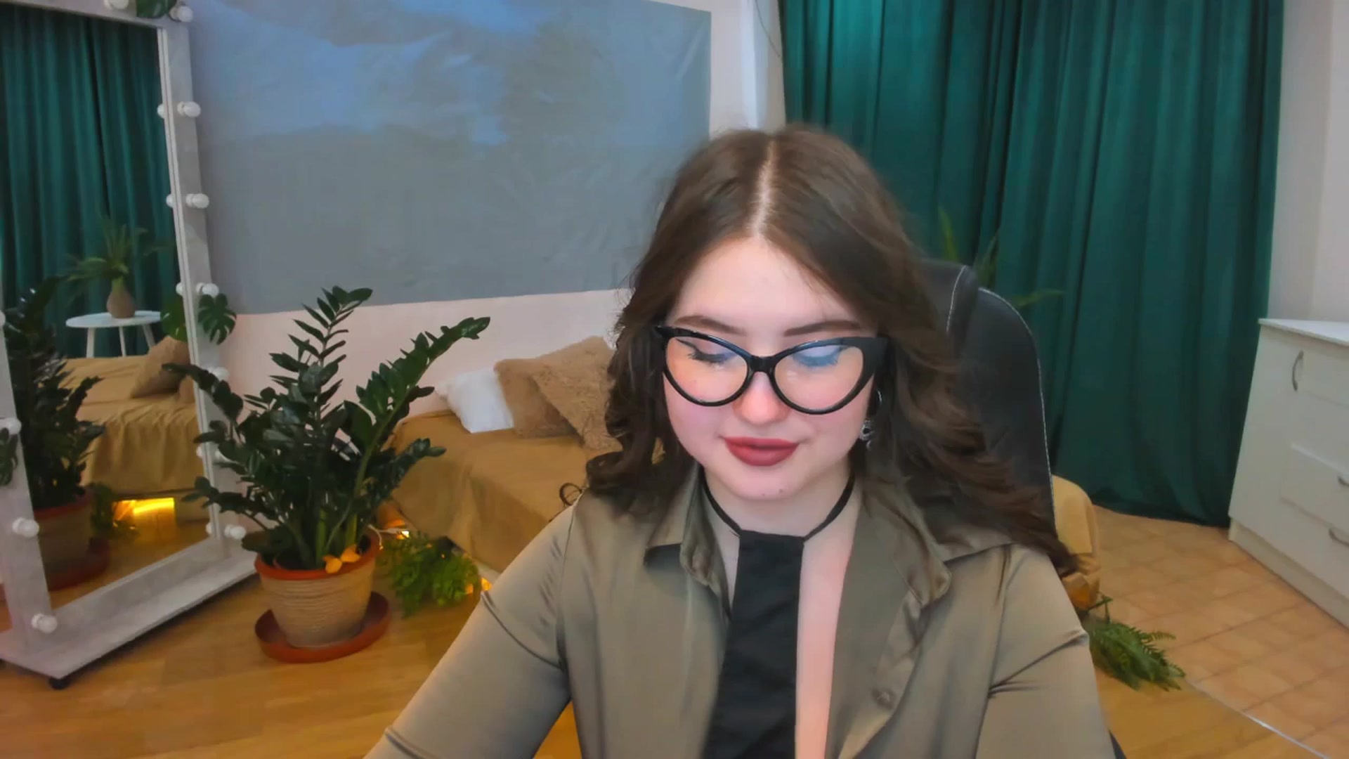 Gallery image thumbnail from AdmireMyEyes's myfreecams stream on, 01/31/2024, 09:49 image 19 of 20