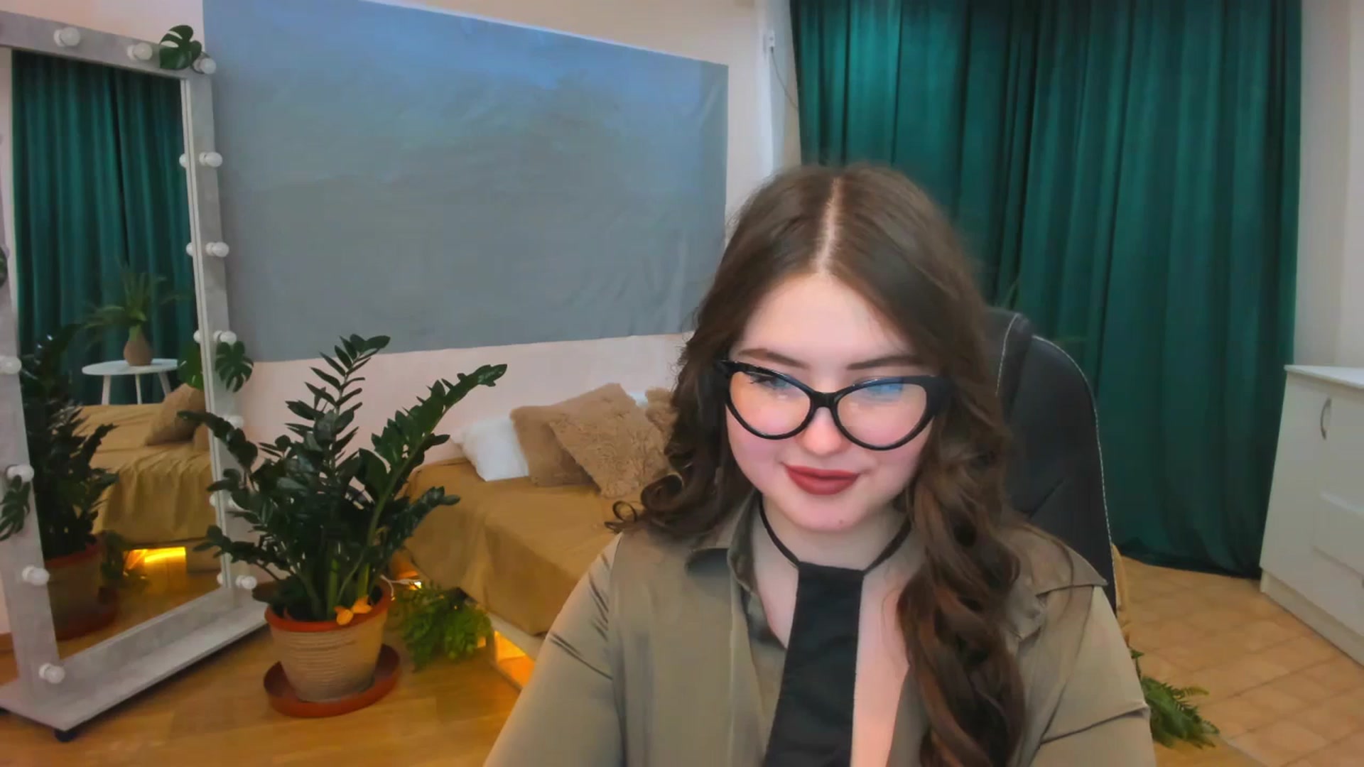 Gallery image thumbnail from AdmireMyEyes's myfreecams stream on, 01/31/2024, 09:49 image 16 of 20