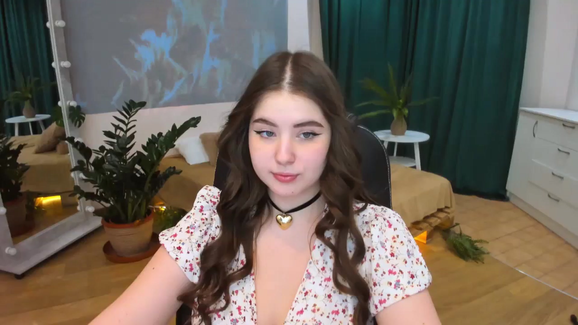 Gallery image thumbnail from AdmireMyEyes's myfreecams stream on, 02/04/2024, 08:25 image 3 of 20