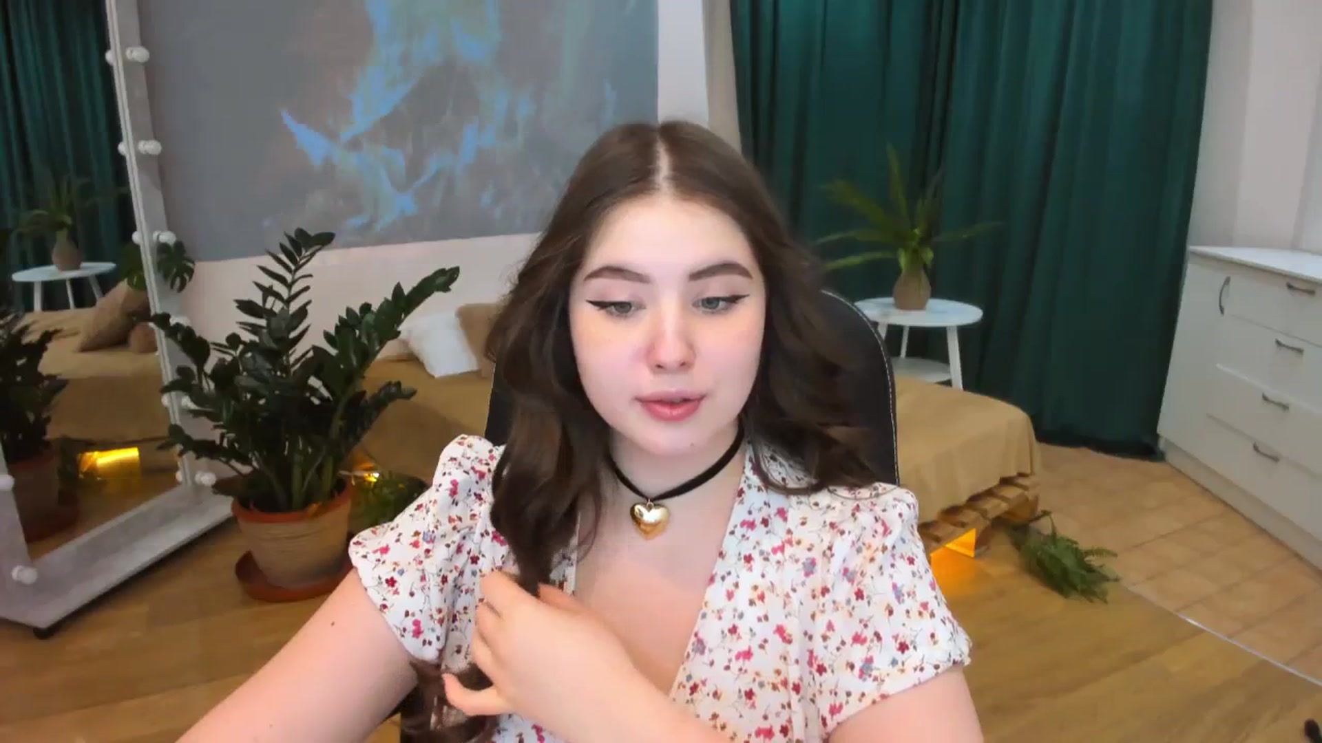 Gallery image thumbnail from AdmireMyEyes's myfreecams stream on, 02/04/2024, 08:25 image 14 of 20