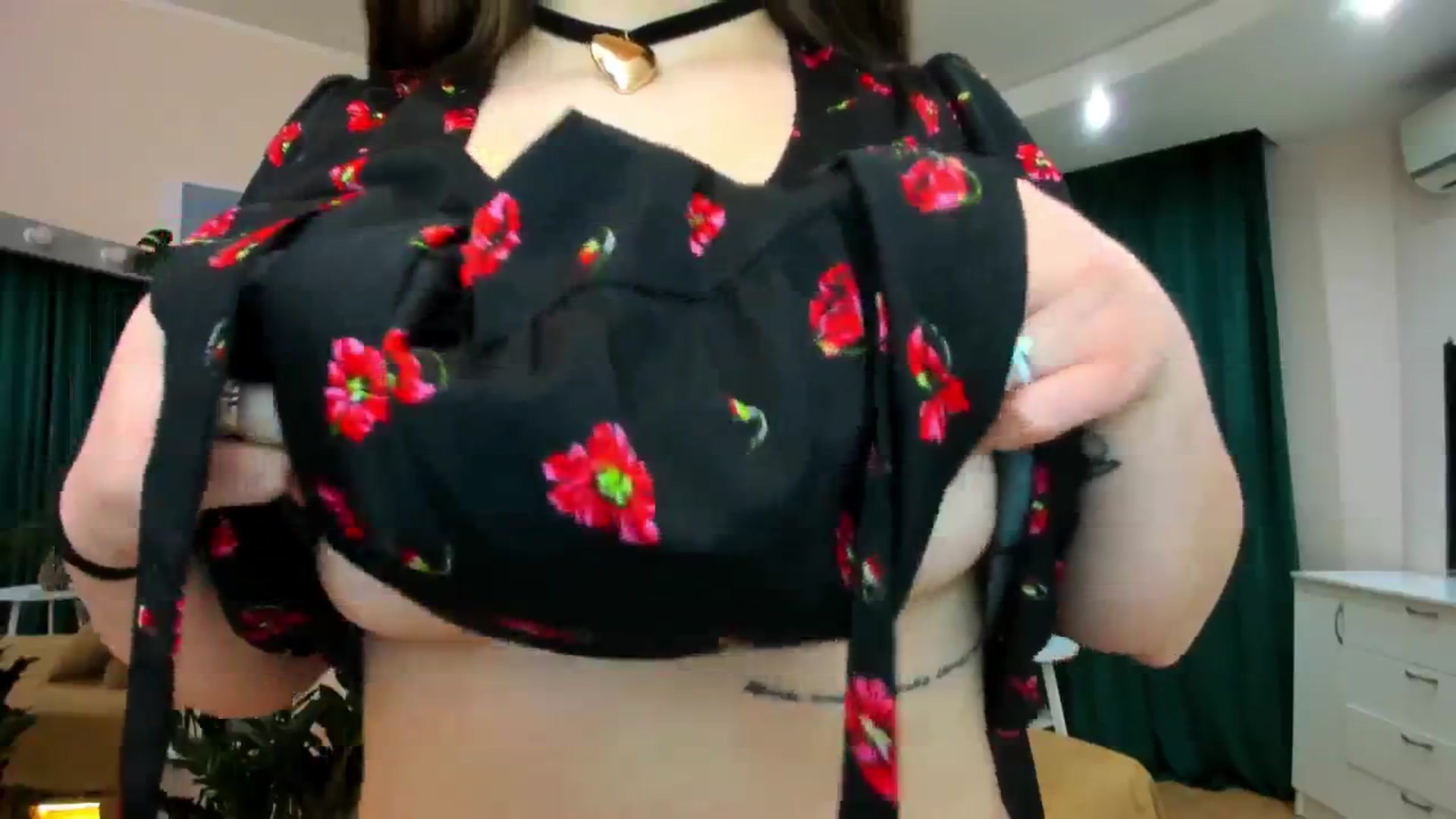 Gallery image thumbnail from AdmireMyEyes's myfreecams stream on, 02/05/2024, 04:24 image 16 of 20