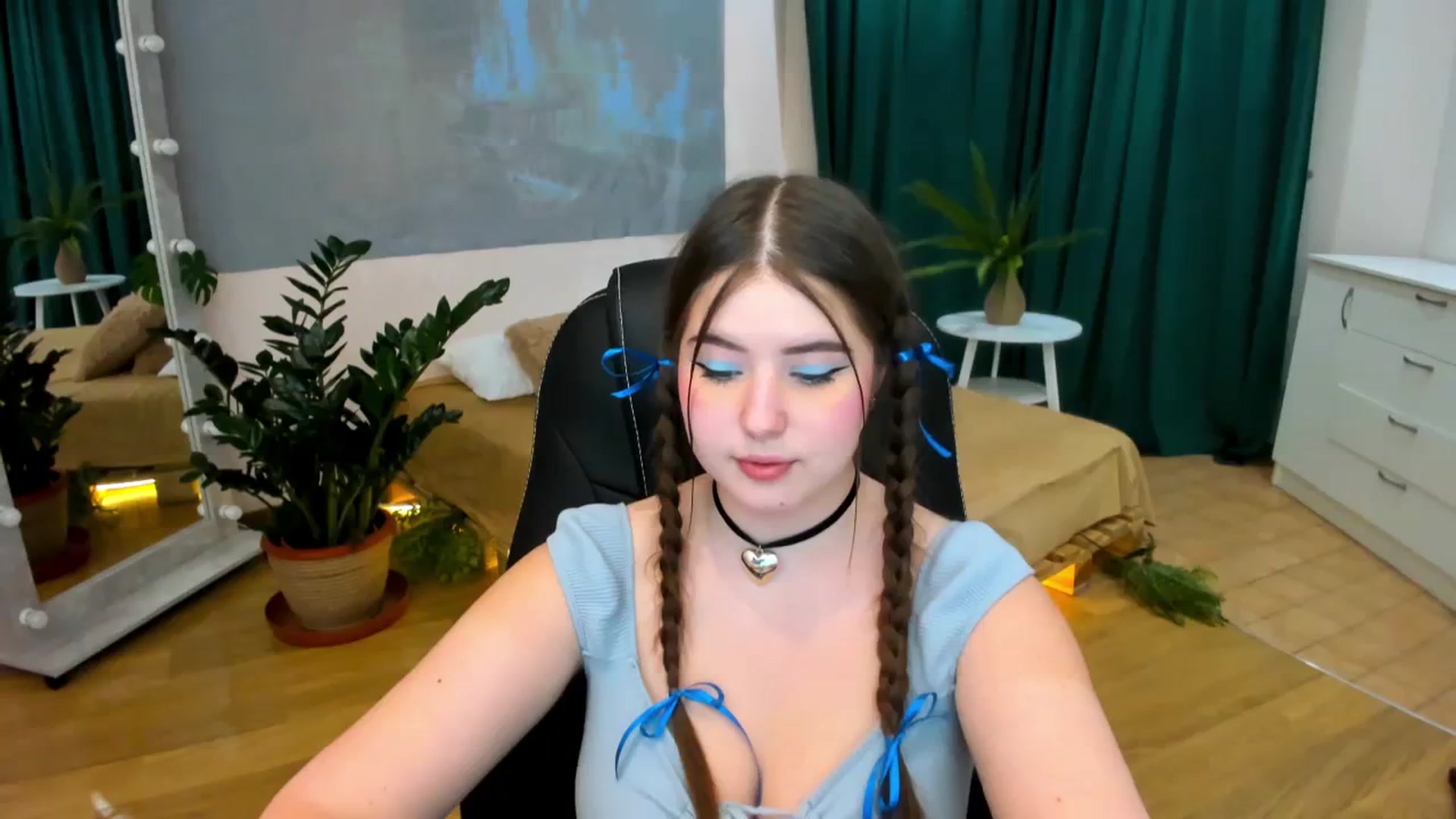 Gallery image thumbnail from AdmireMyEyes's myfreecams stream on, 02/06/2024, 16:09 image 2 of 20