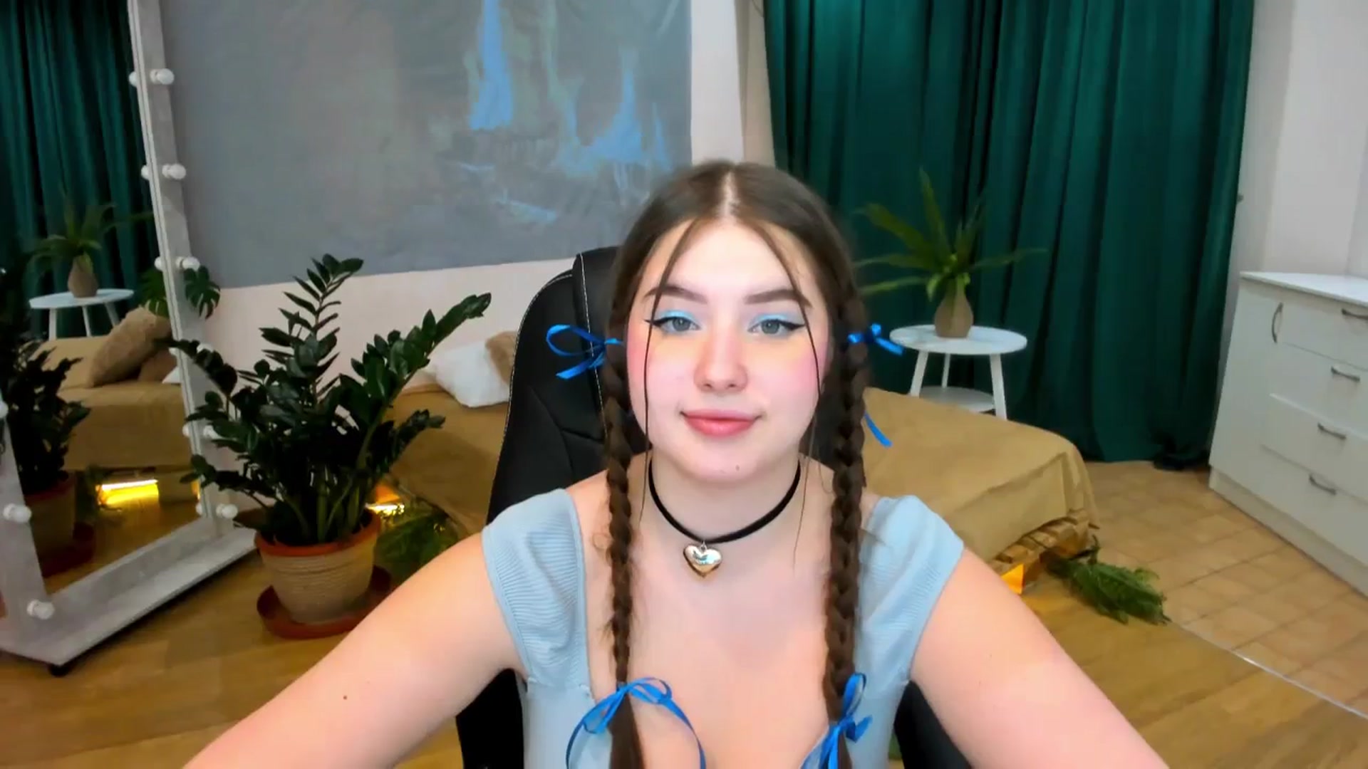 Gallery image thumbnail from AdmireMyEyes's myfreecams stream on, 02/06/2024, 16:09 image 16 of 20