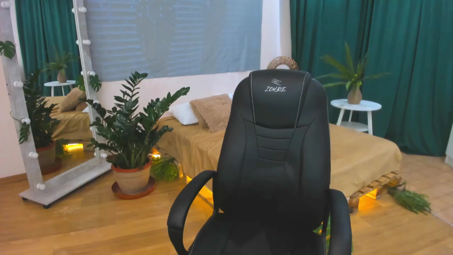 Gallery image thumbnail from AdmireMyEyes's myfreecams stream on, 02/07/2024, 07:47 image 16 of 20