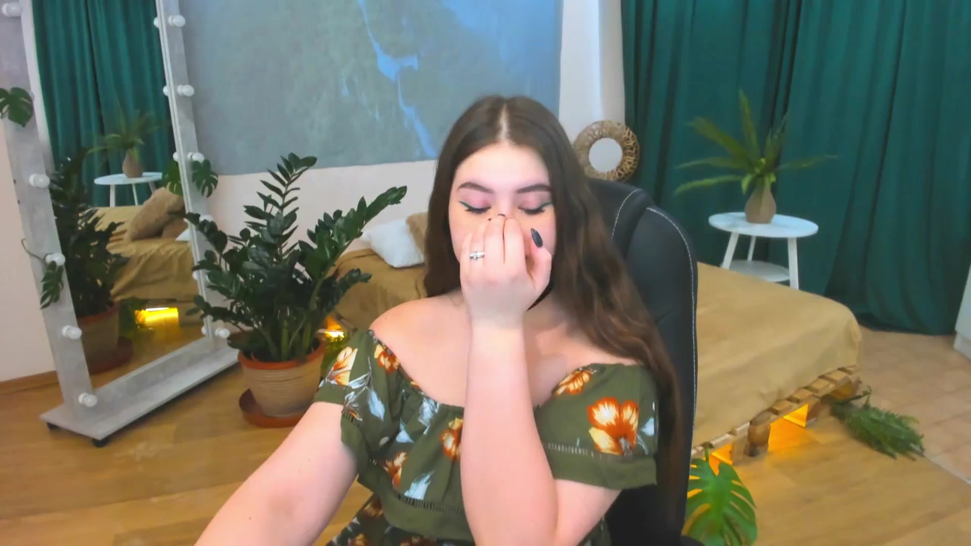 Gallery image thumbnail from AdmireMyEyes's myfreecams stream on, 02/07/2024, 07:47 image 15 of 20