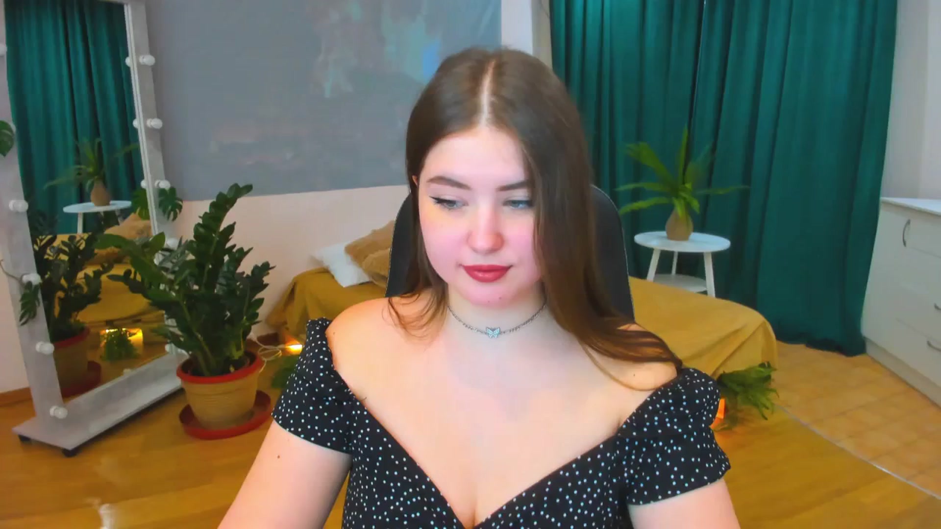 Gallery image thumbnail from AdmireMyEyes's myfreecams stream on, 03/05/2024, 07:36 image 6 of 20