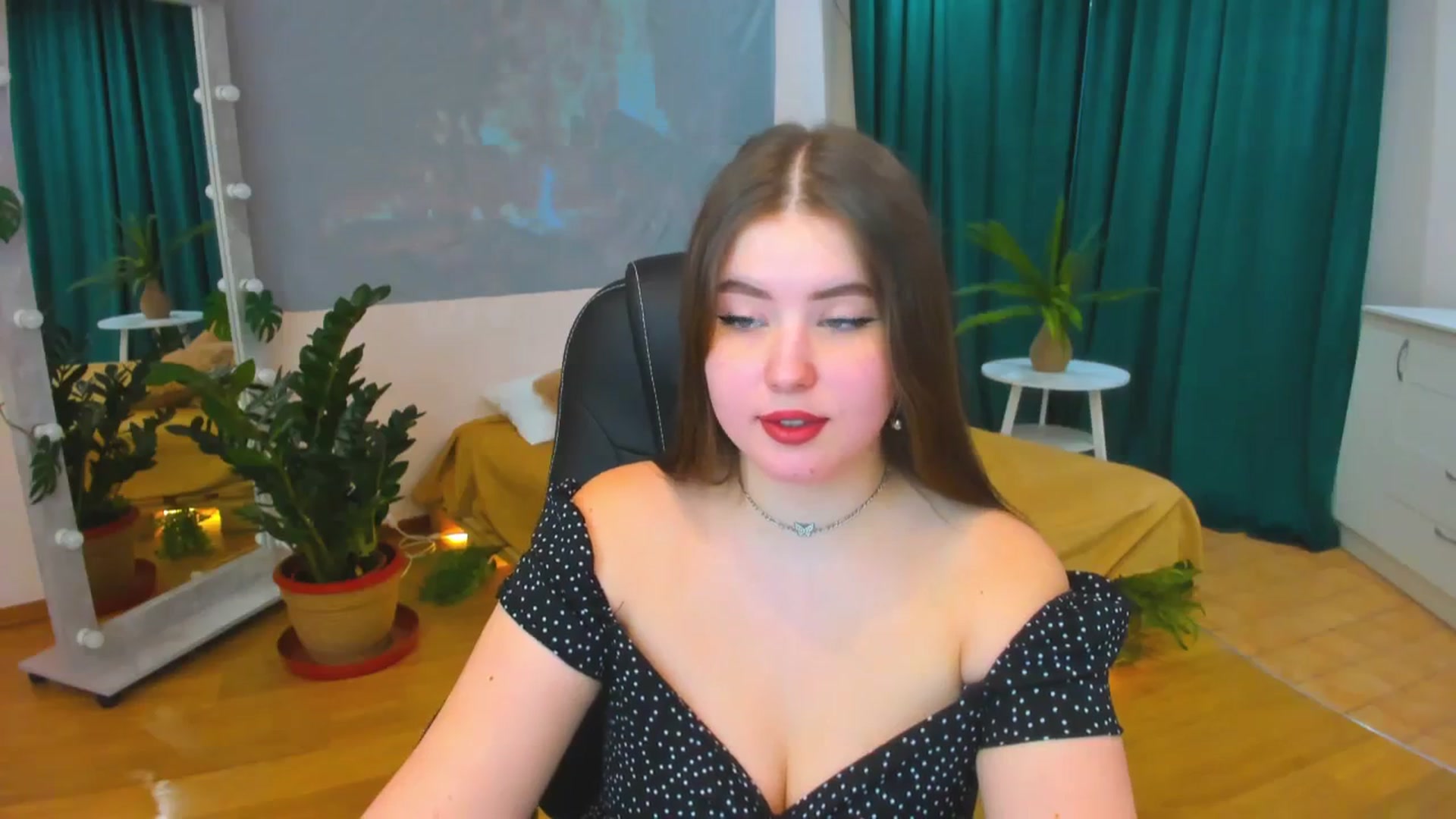 Gallery image thumbnail from AdmireMyEyes's myfreecams stream on, 03/05/2024, 07:36 image 3 of 20