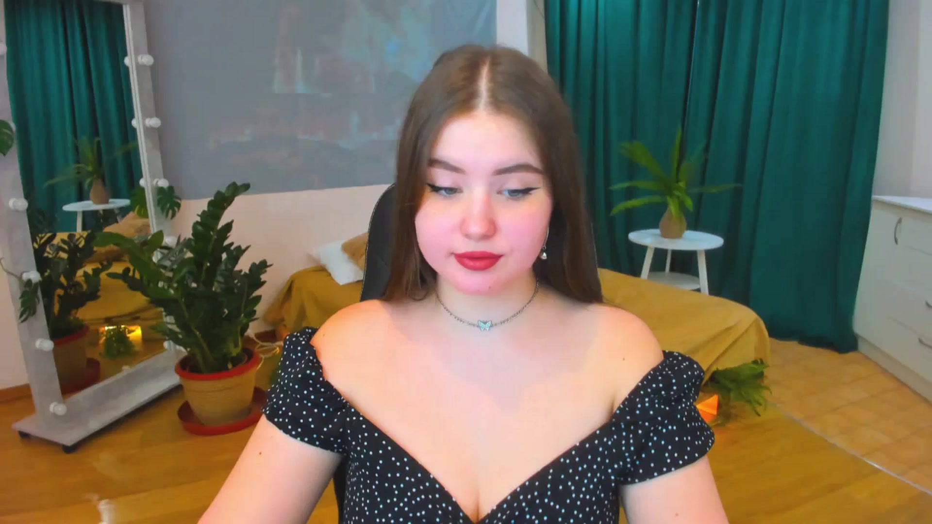 Gallery image thumbnail from AdmireMyEyes's myfreecams stream on, 03/05/2024, 07:36 image 2 of 20