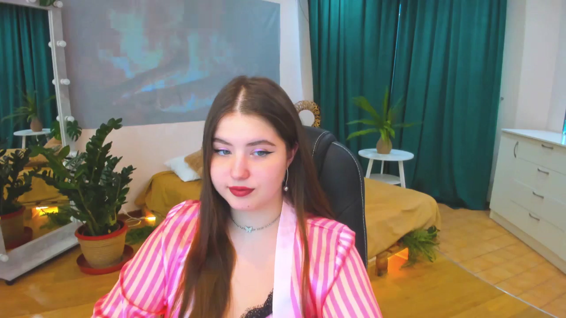 Gallery image thumbnail from AdmireMyEyes's myfreecams stream on, 03/07/2024, 08:52 image 6 of 20