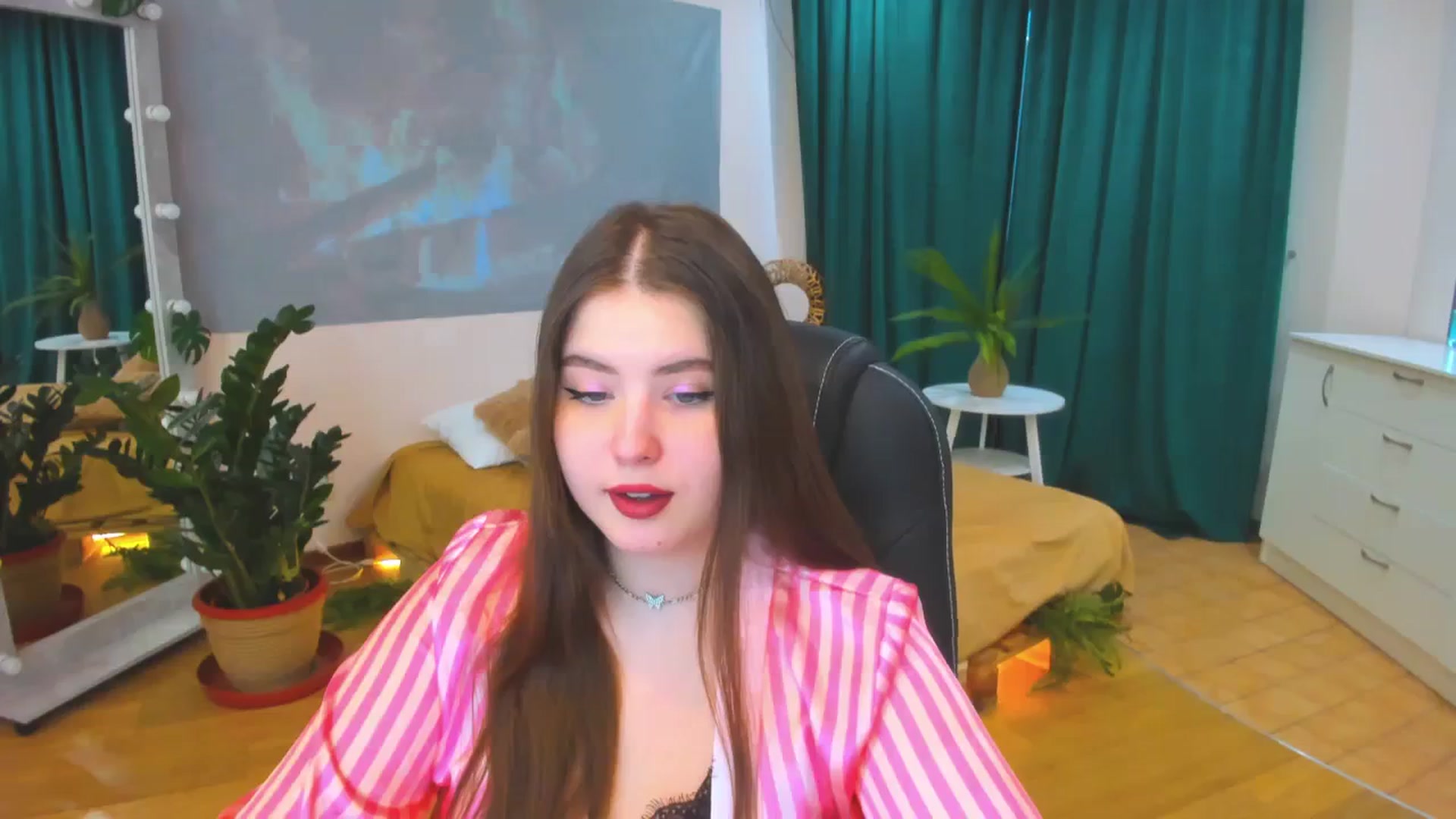 Gallery image thumbnail from AdmireMyEyes's myfreecams stream on, 03/07/2024, 08:52 image 12 of 20