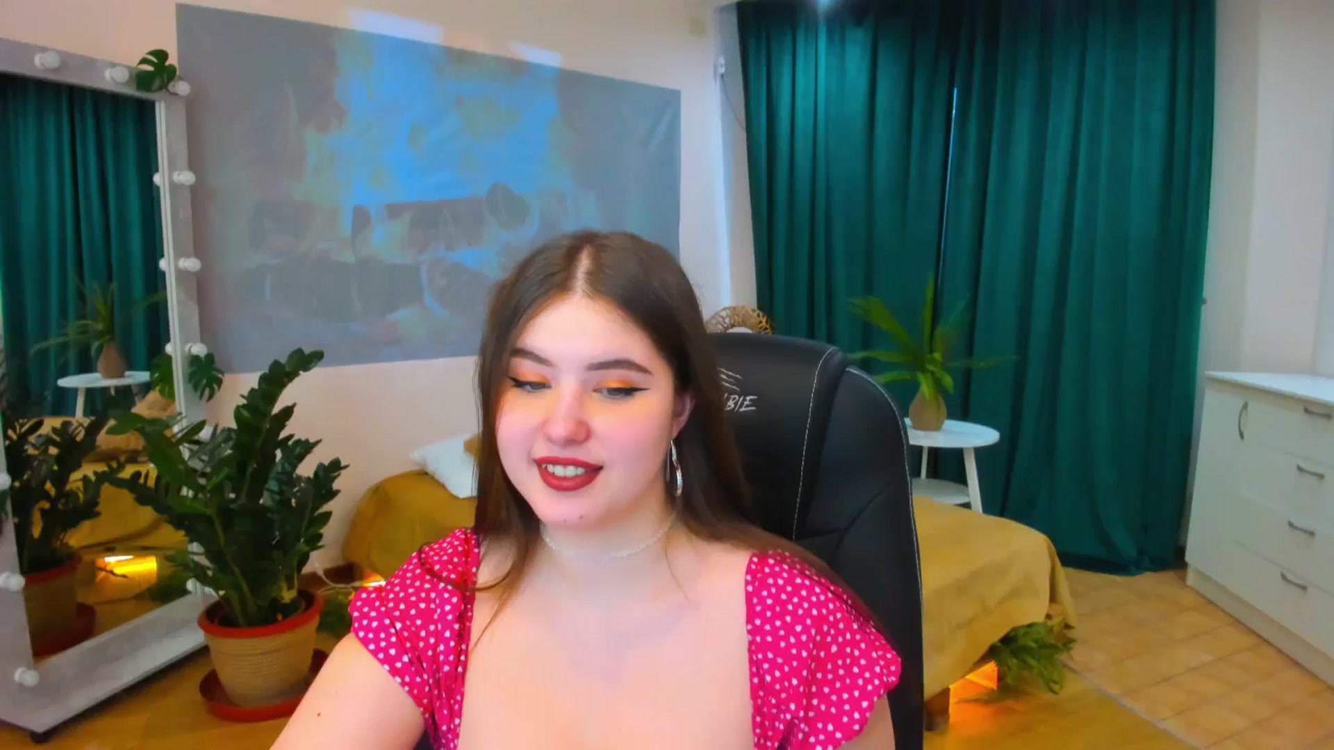 Gallery image thumbnail from AdmireMyEyes's myfreecams stream on, 03/13/2024, 07:47 image 1 of 20