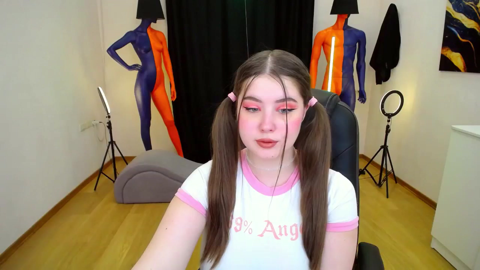 Gallery image thumbnail from AdmireMyEyes's myfreecams stream on, 03/14/2024, 11:40 image 1 of 20
