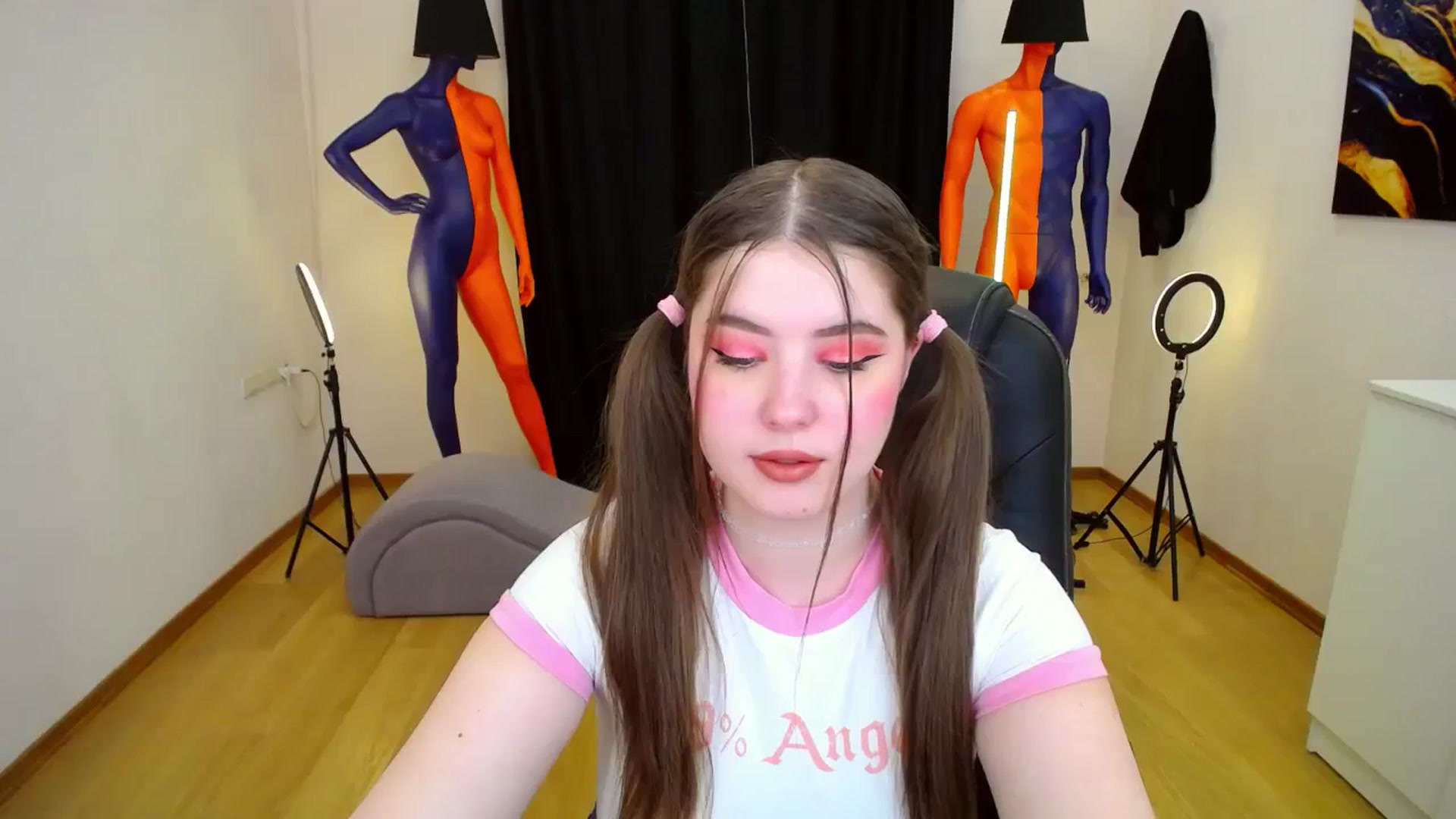 Gallery image thumbnail from AdmireMyEyes's myfreecams stream on, 03/14/2024, 11:40 image 3 of 20