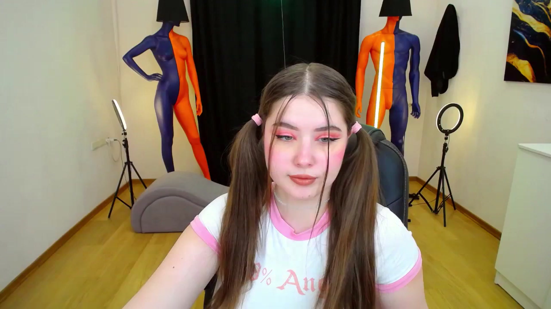 Gallery image thumbnail from AdmireMyEyes's myfreecams stream on, 03/14/2024, 11:40 image 9 of 20