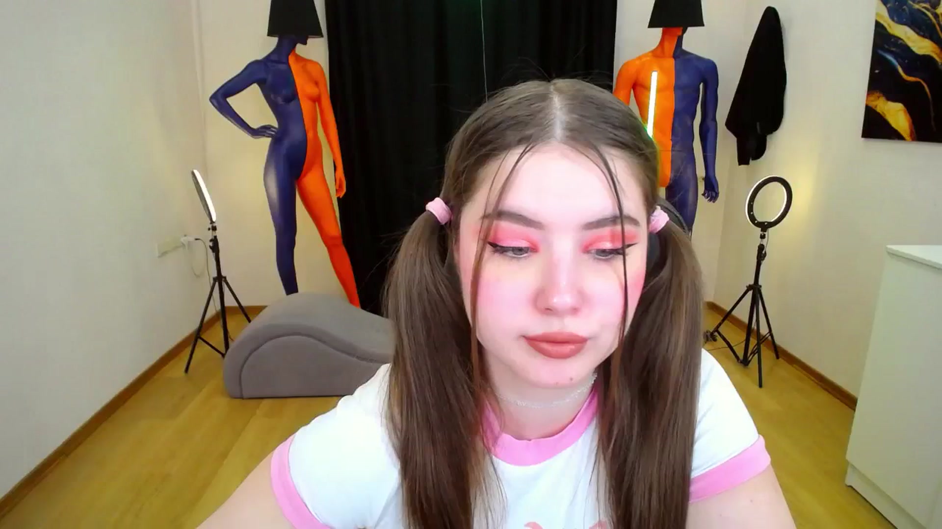Gallery image thumbnail from AdmireMyEyes's myfreecams stream on, 03/14/2024, 11:40 image 2 of 20