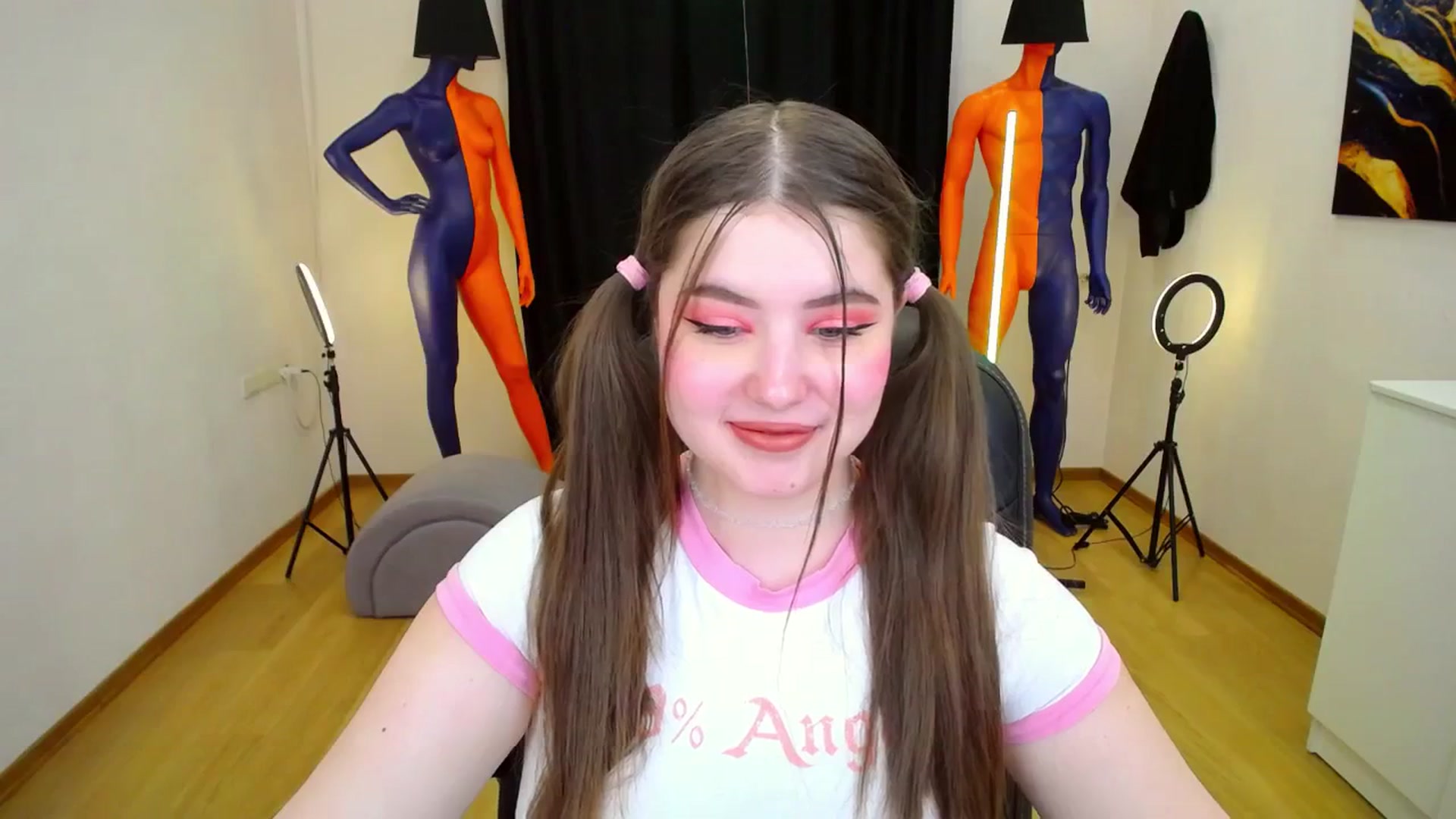Gallery image thumbnail from AdmireMyEyes's myfreecams stream on, 03/14/2024, 11:40 image 10 of 20