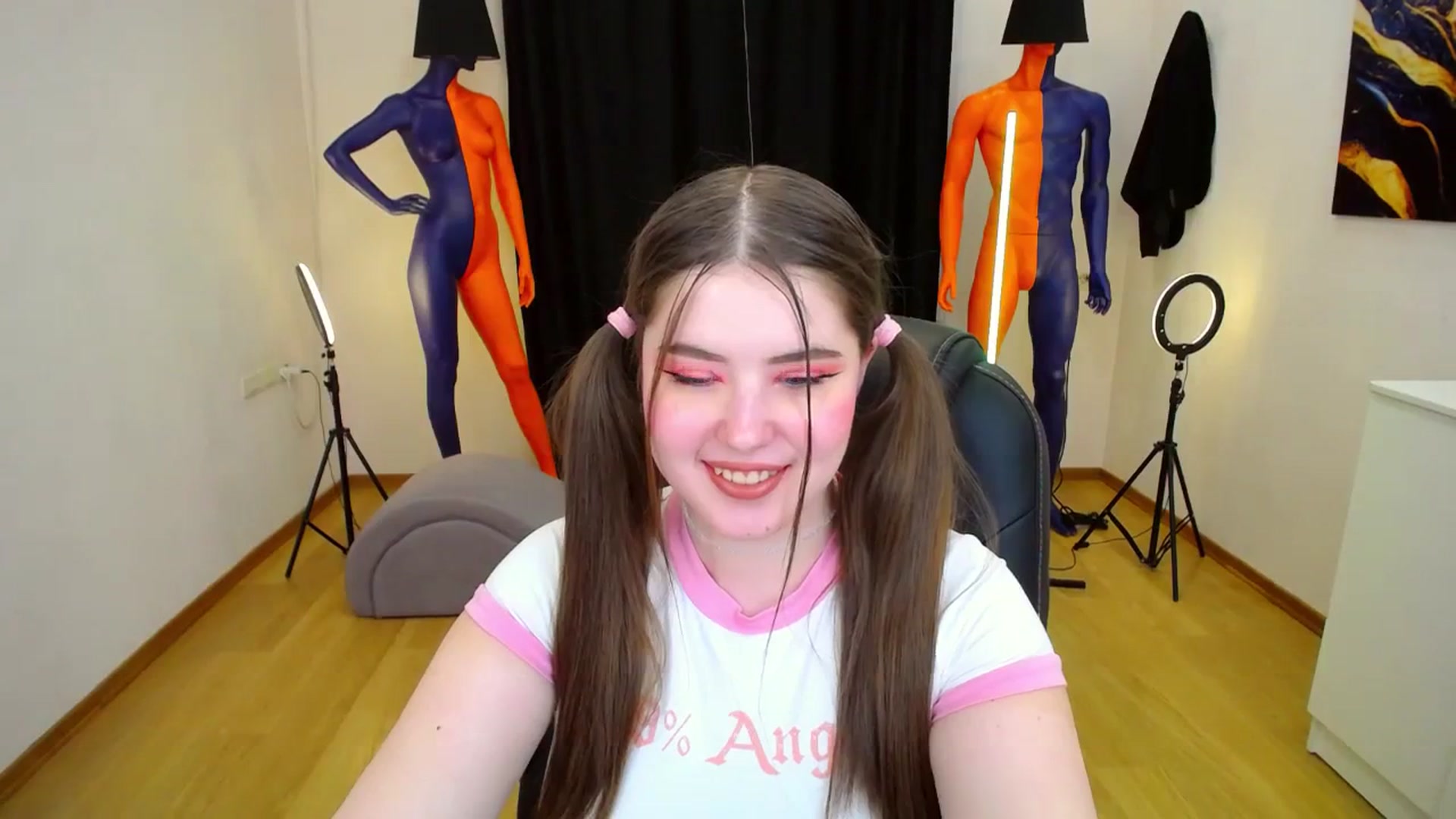 Gallery image thumbnail from AdmireMyEyes's myfreecams stream on, 03/14/2024, 11:40 image 8 of 20