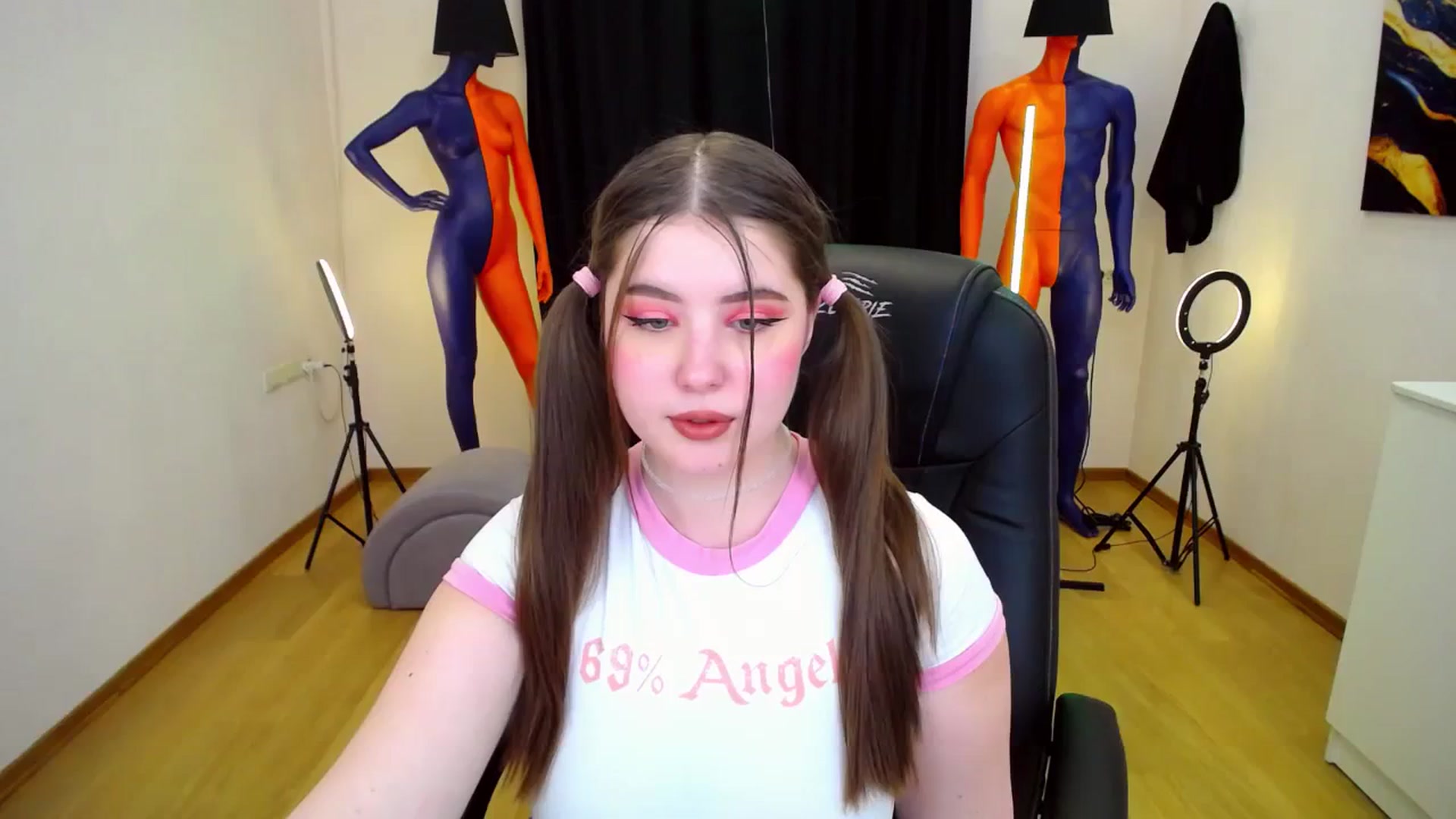 Gallery image thumbnail from AdmireMyEyes's myfreecams stream on, 03/14/2024, 12:48 image 1 of 20