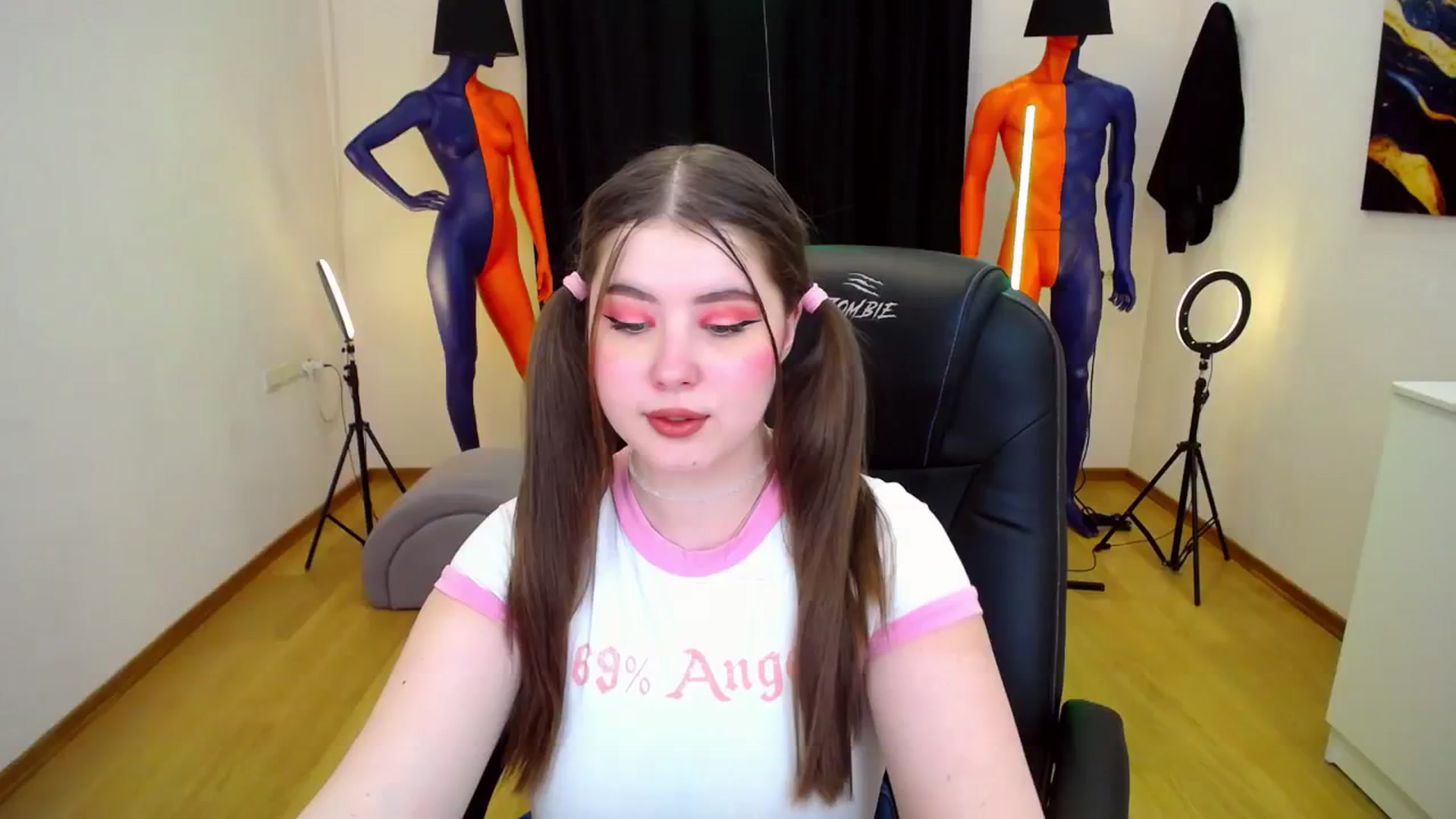 Gallery image thumbnail from AdmireMyEyes's myfreecams stream on, 03/14/2024, 12:48 image 2 of 20