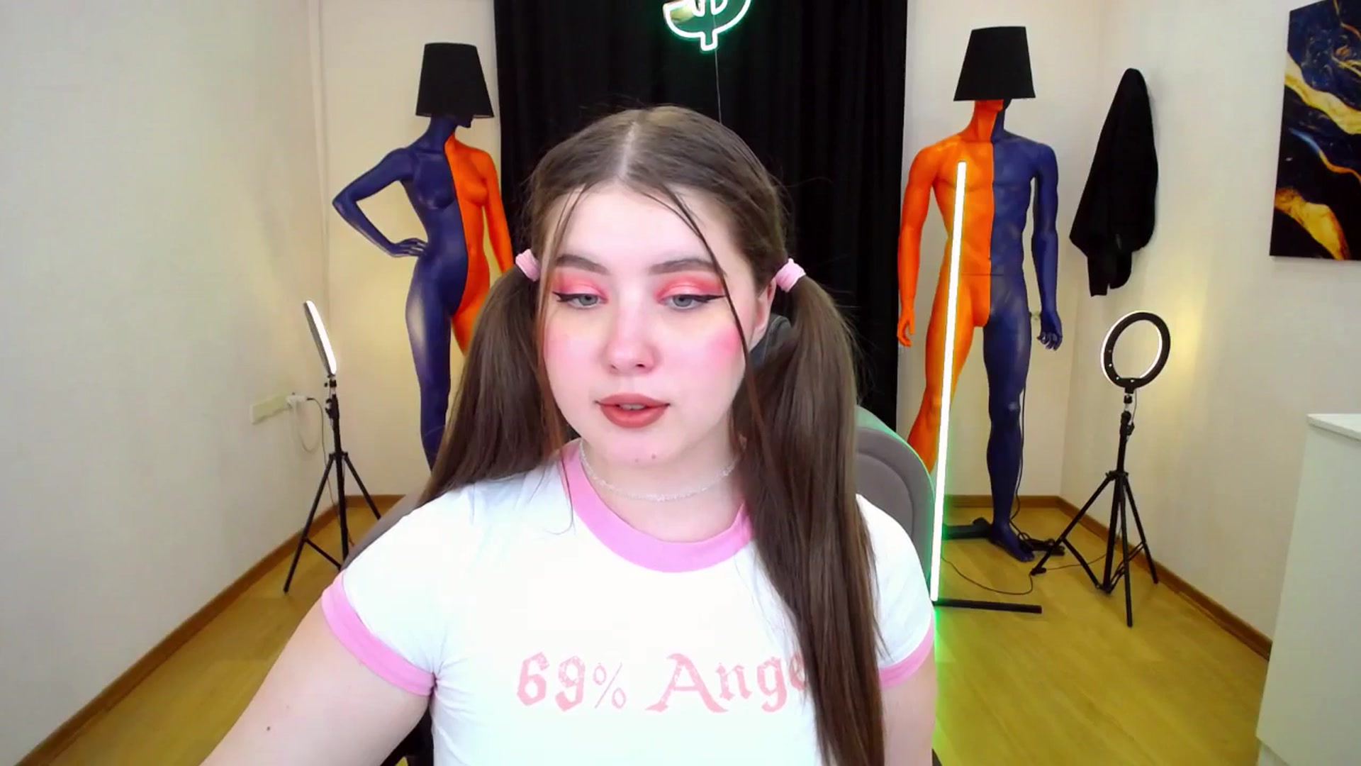 Gallery image thumbnail from AdmireMyEyes's myfreecams stream on, 03/14/2024, 12:48 image 12 of 20