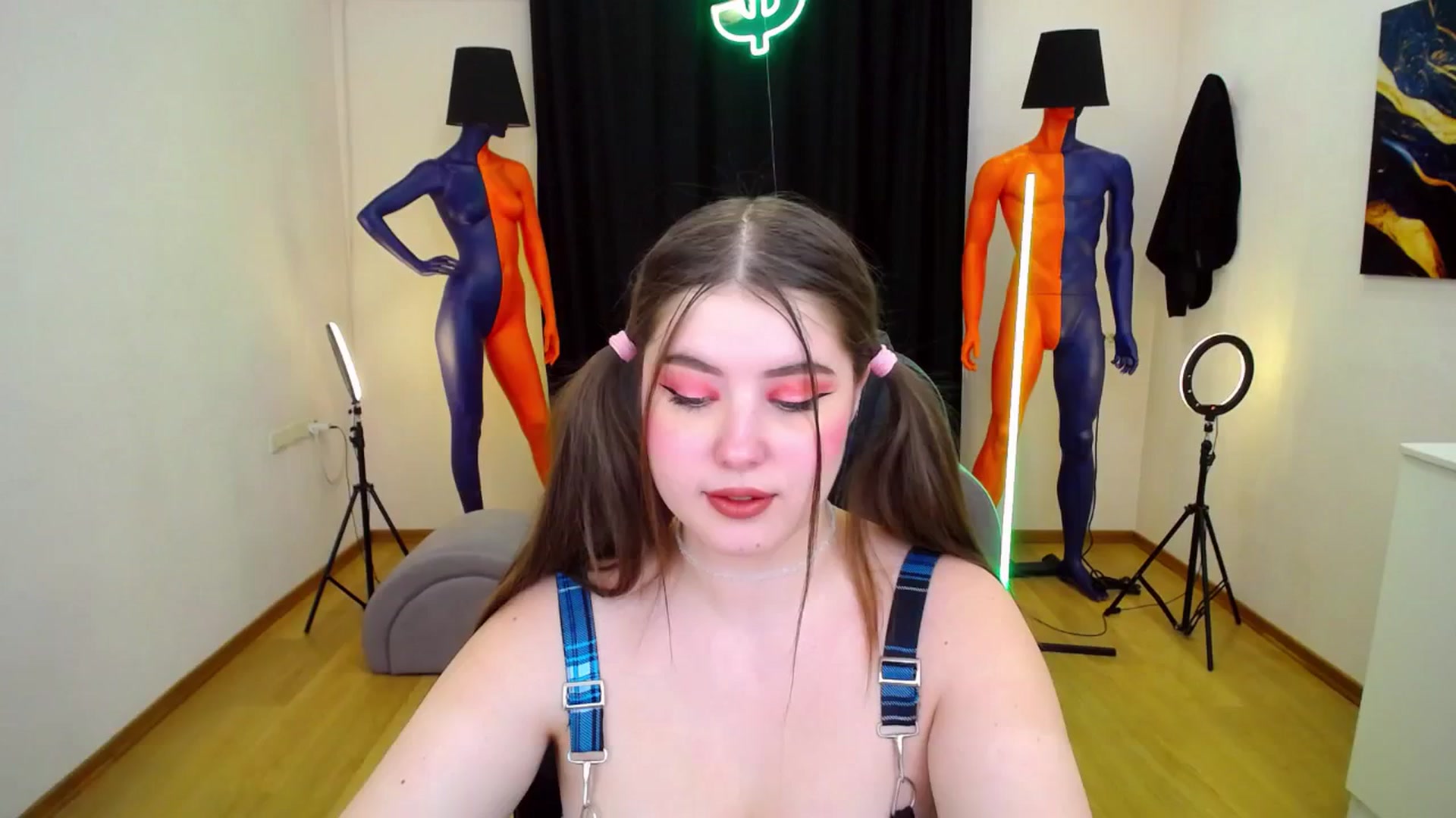 Gallery image thumbnail from AdmireMyEyes's myfreecams stream on, 03/14/2024, 12:48 image 19 of 20