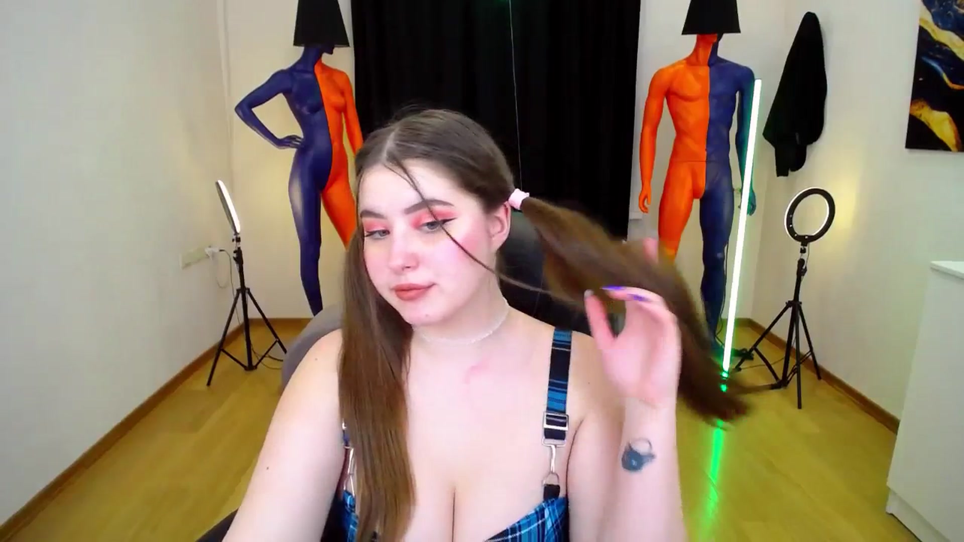 Gallery image thumbnail from AdmireMyEyes's myfreecams stream on, 03/14/2024, 16:47 image 2 of 20