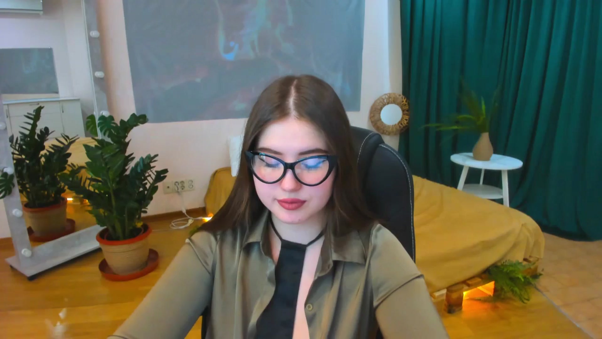 Gallery image thumbnail from AdmireMyEyes's myfreecams stream on, 03/17/2024, 08:30 image 12 of 20