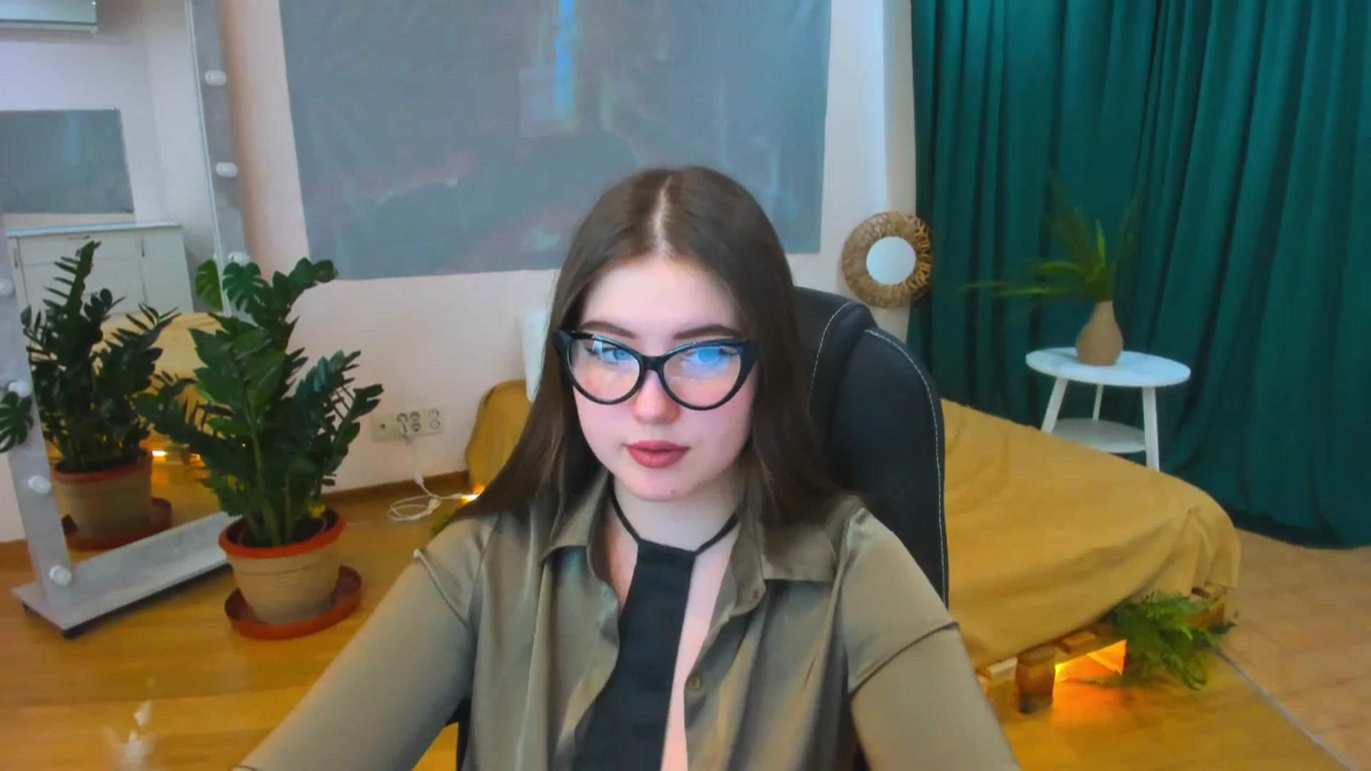 Gallery image thumbnail from AdmireMyEyes's myfreecams stream on, 03/17/2024, 08:30 image 9 of 20