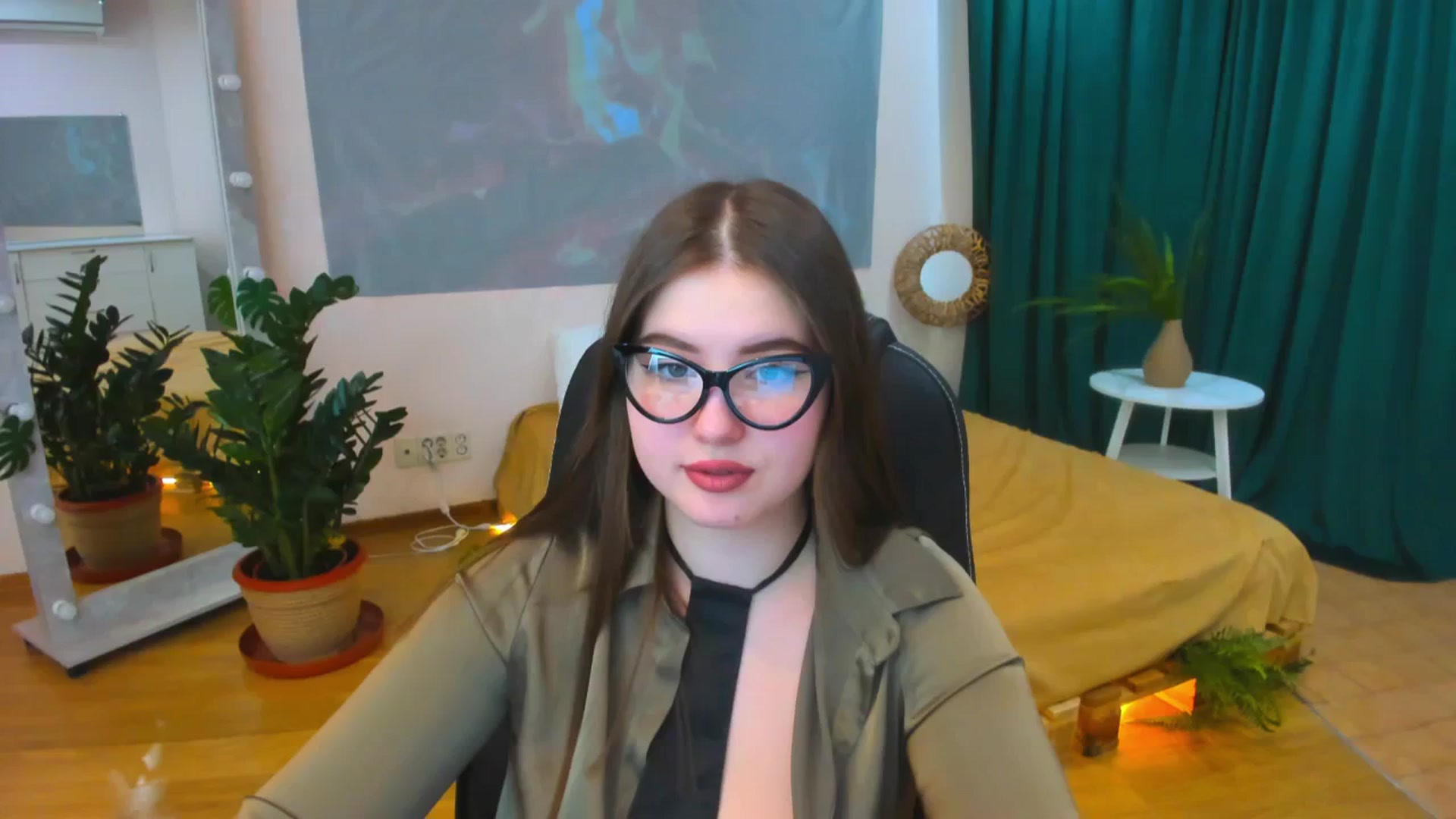 Gallery image thumbnail from AdmireMyEyes's myfreecams stream on, 03/17/2024, 08:30 image 3 of 20