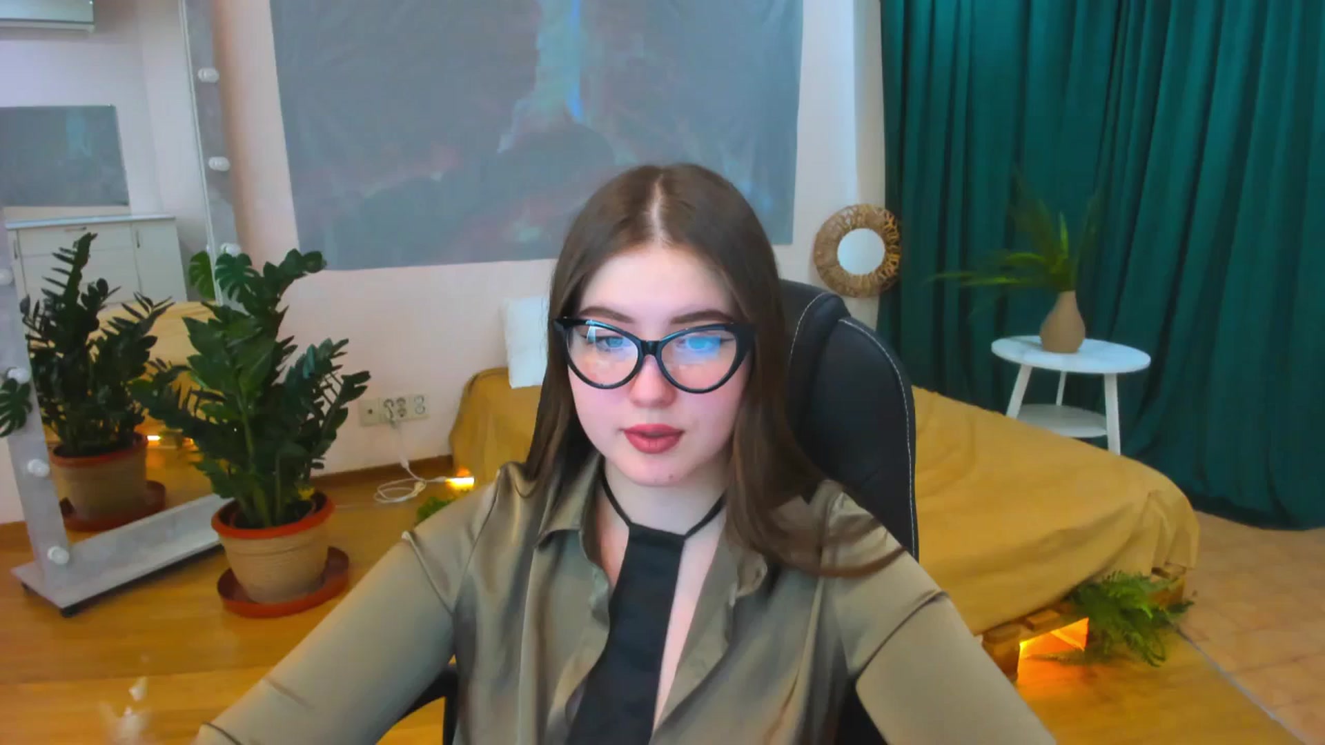 Gallery image thumbnail from AdmireMyEyes's myfreecams stream on, 03/17/2024, 08:30 image 8 of 20