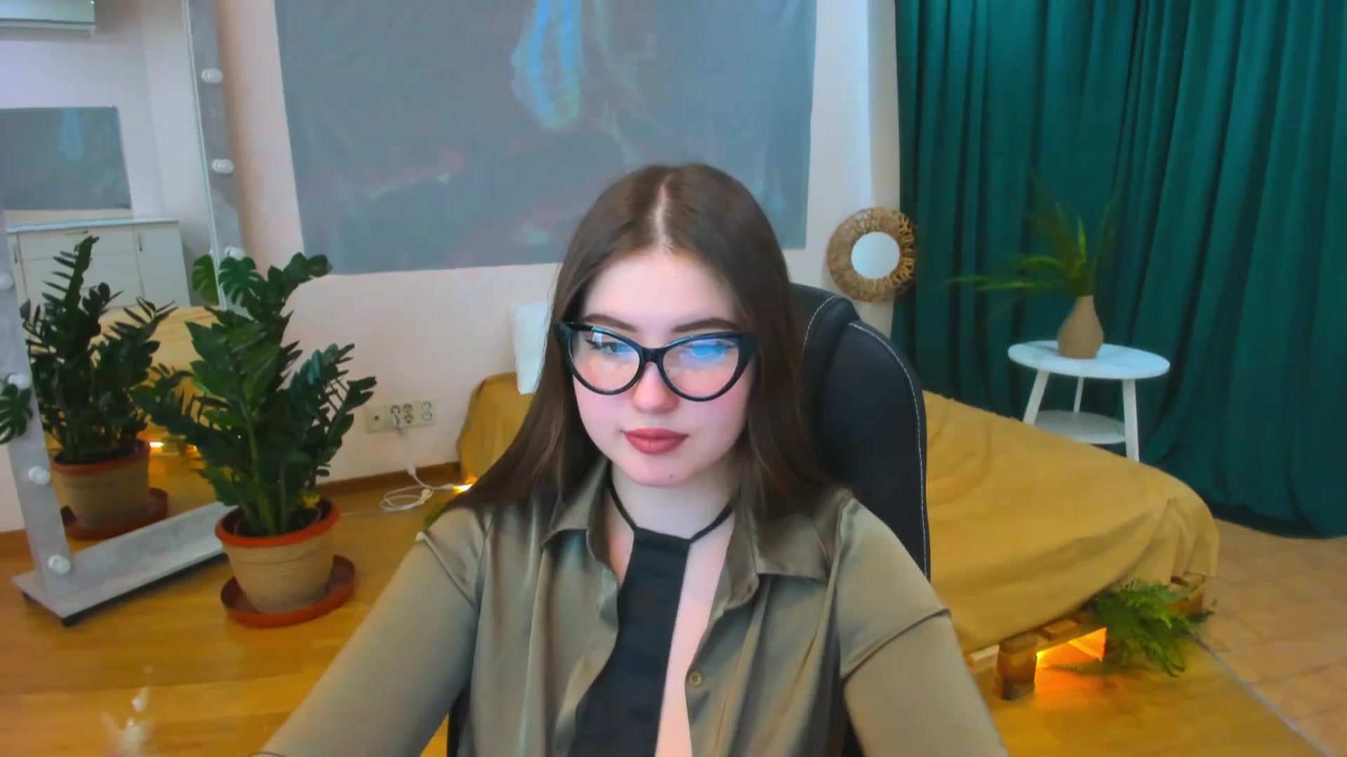 Gallery image thumbnail from AdmireMyEyes's myfreecams stream on, 03/17/2024, 08:30 image 11 of 20